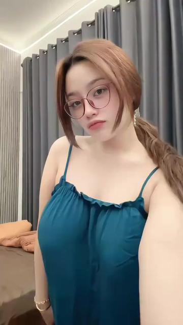 @Dinda udah basah💦