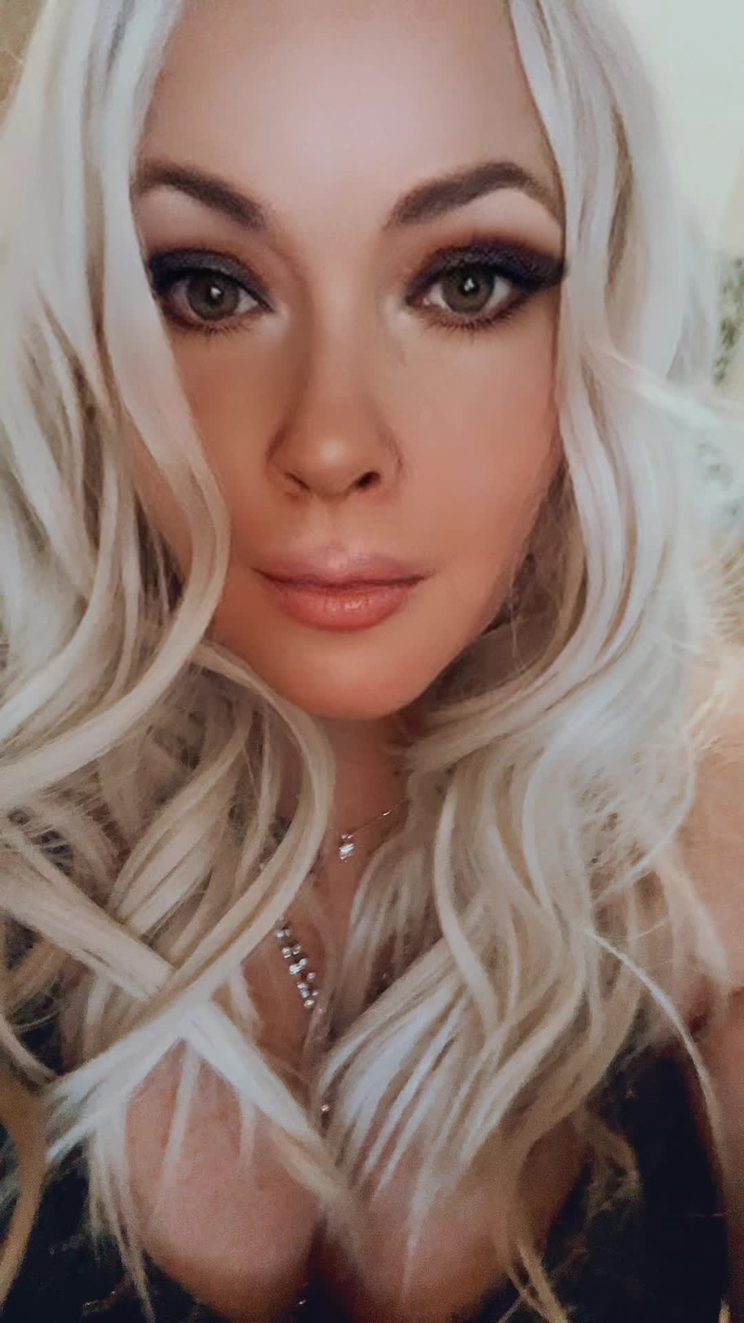@funloving_blonde