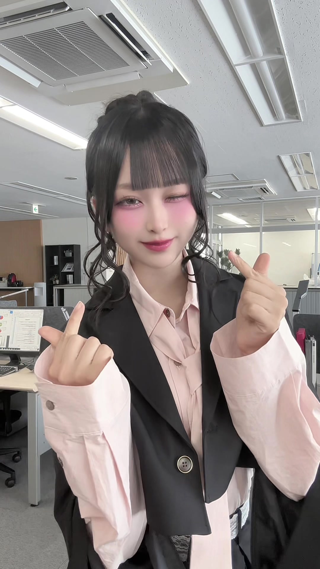 @澪織にいな