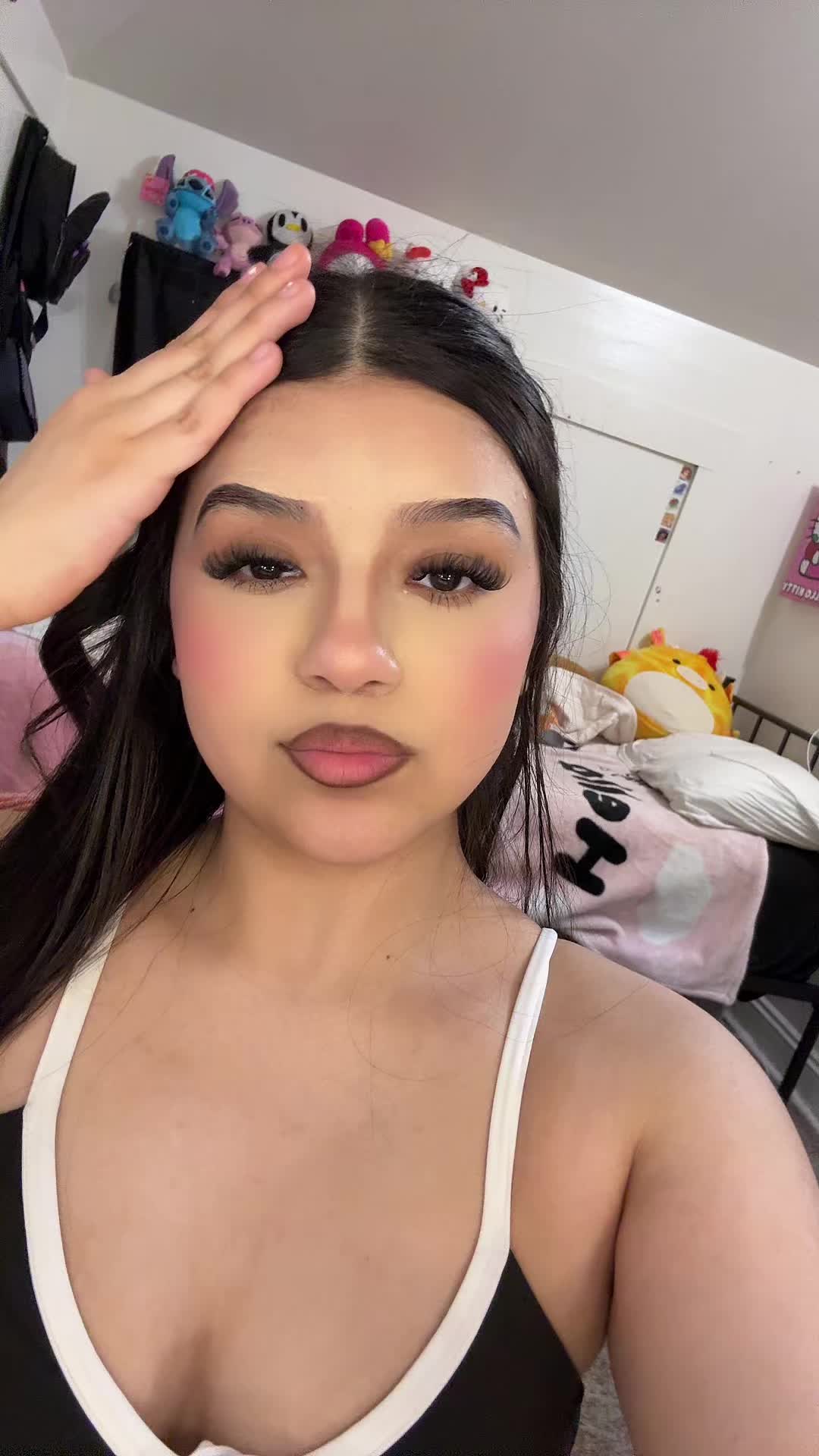 @Valeskka_.
