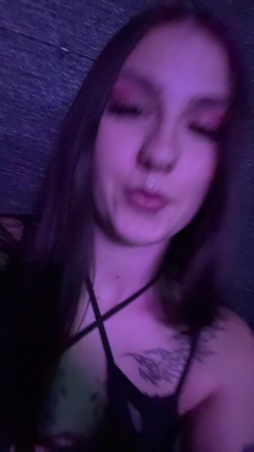 @Yuraveragestoner🍃