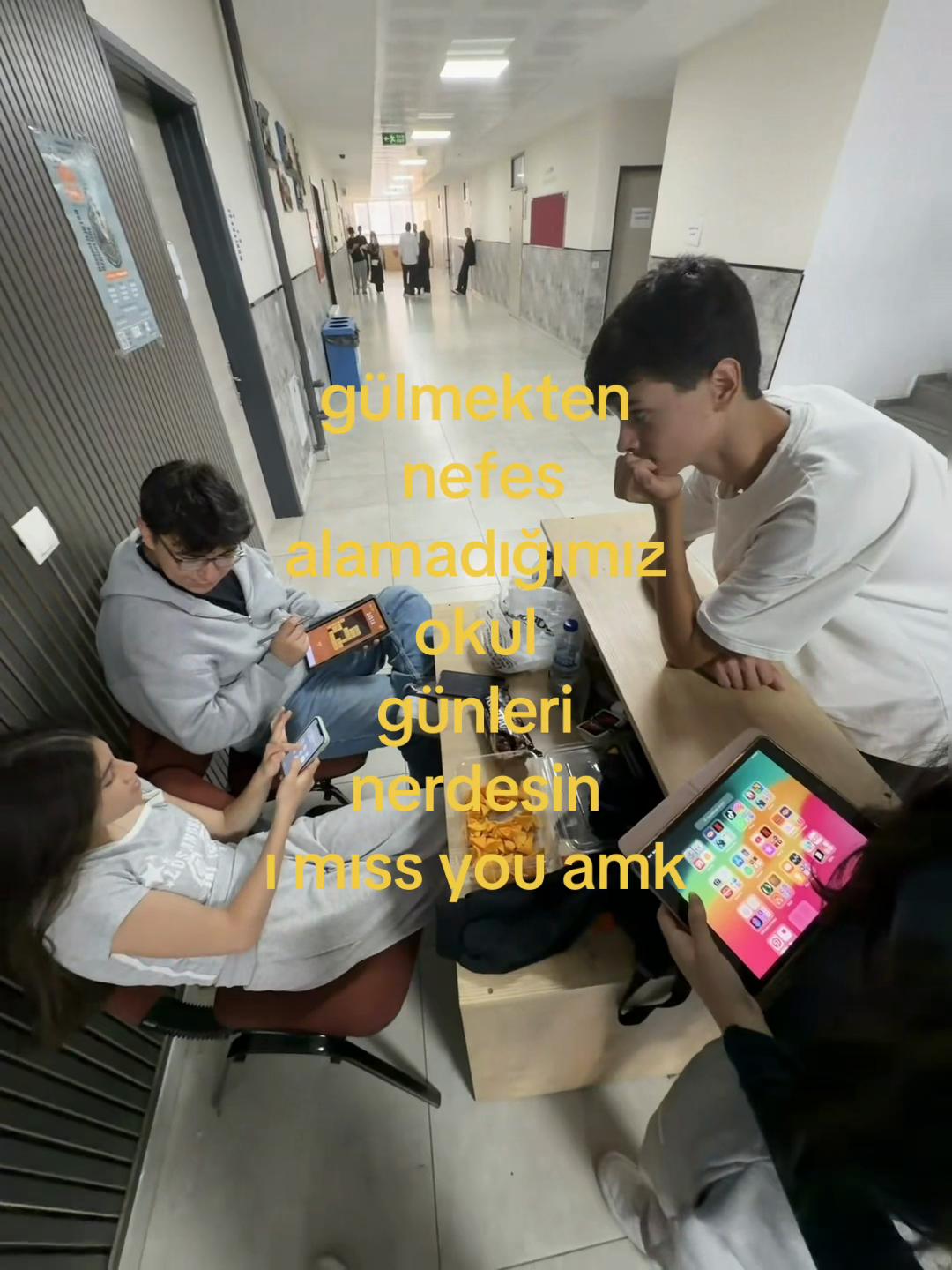 @👾