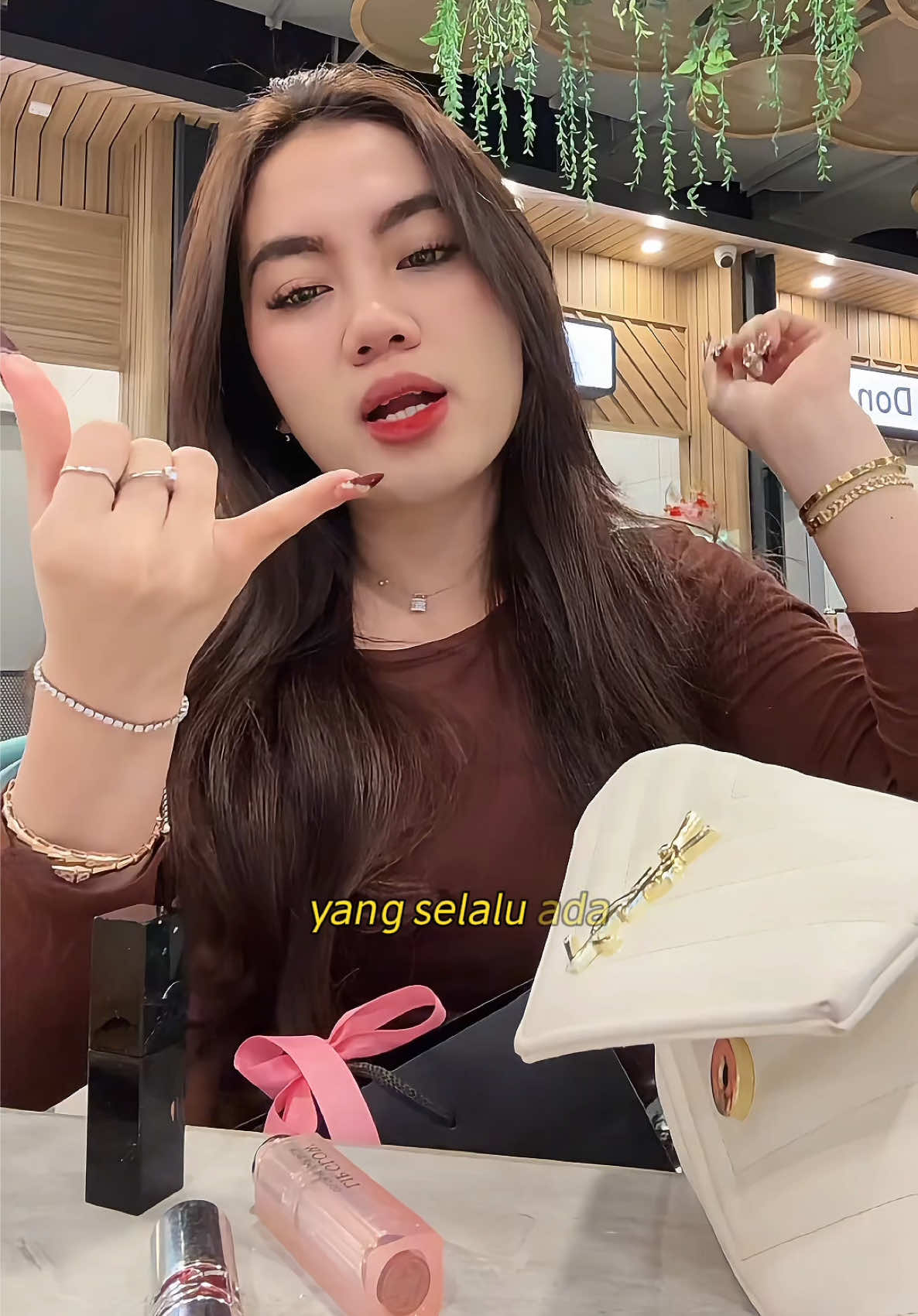 @AGNESSTANIA