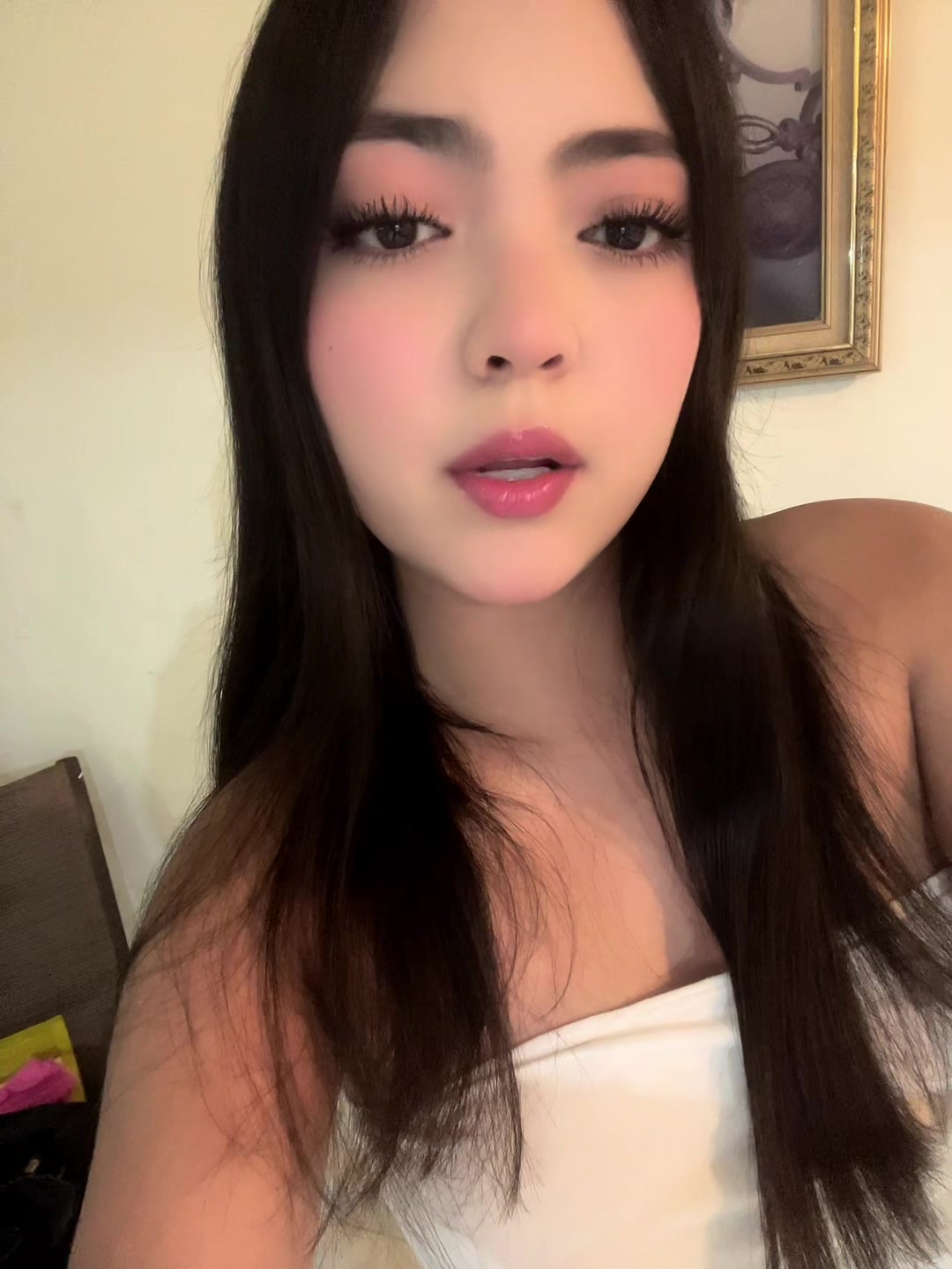 @x_naily