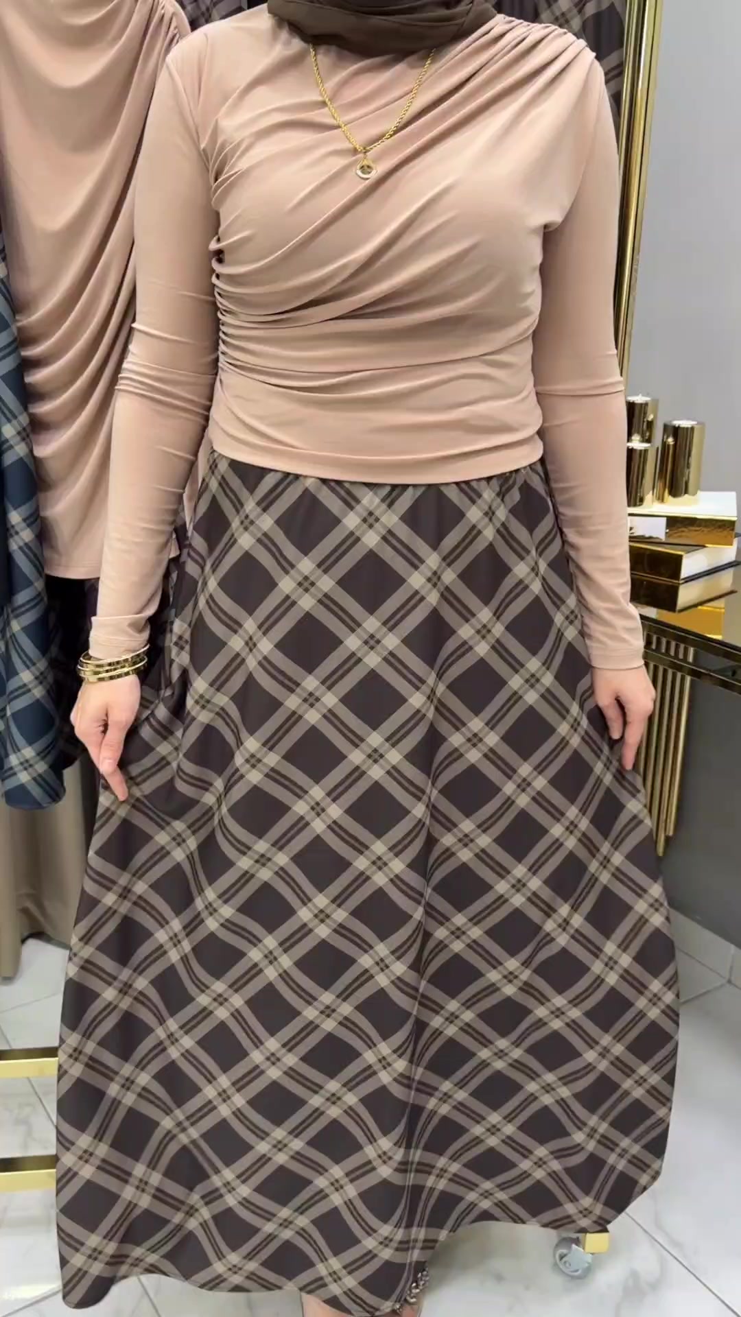 @tesett&uuml;r_ekru