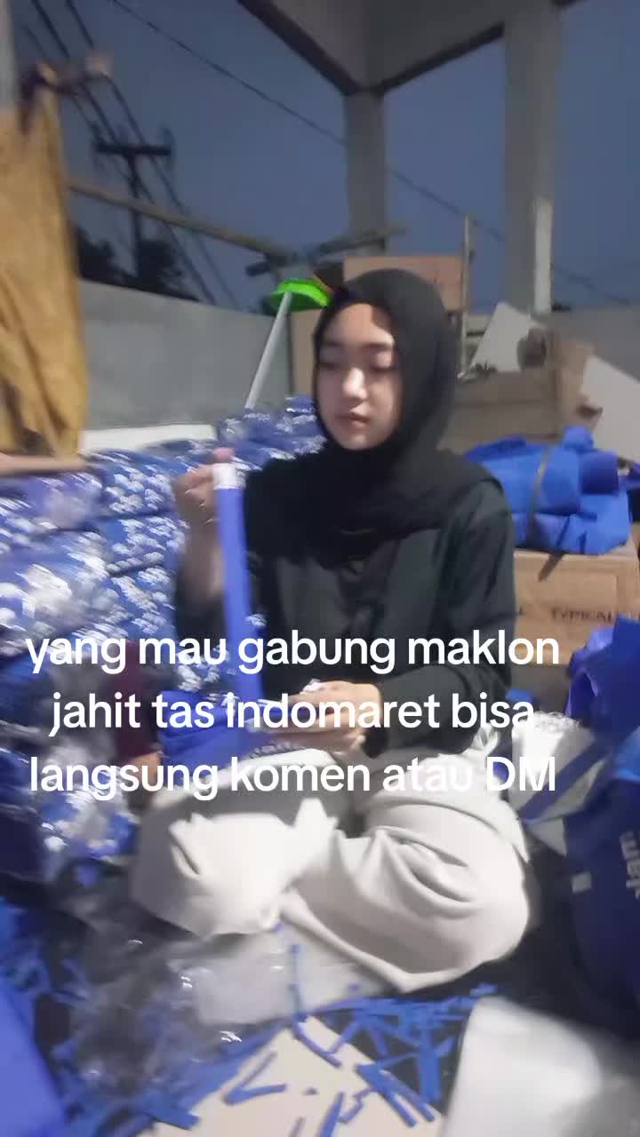 @TOPI MERAH
