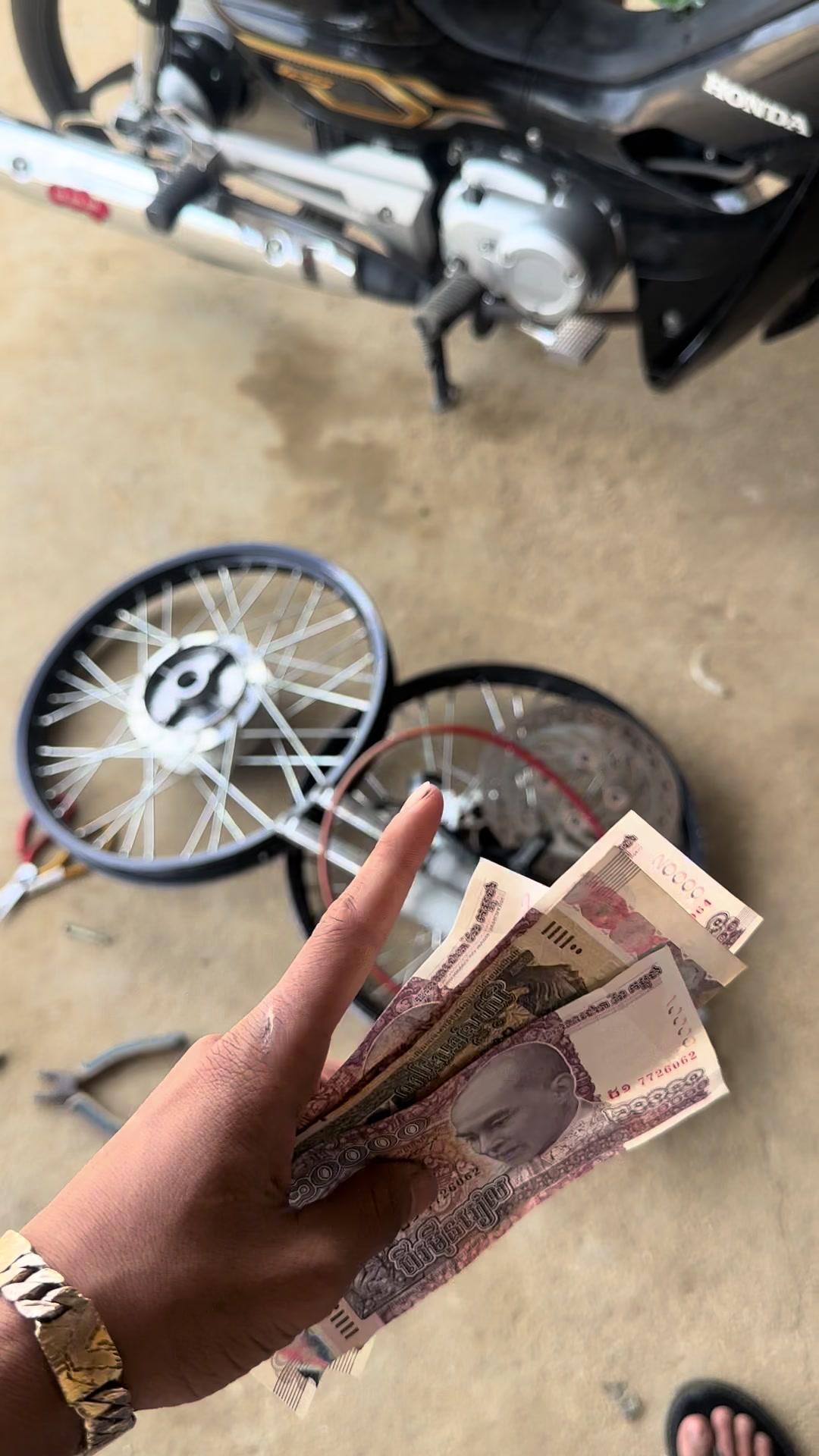 @BOY REACH🇰🇭📥🚀