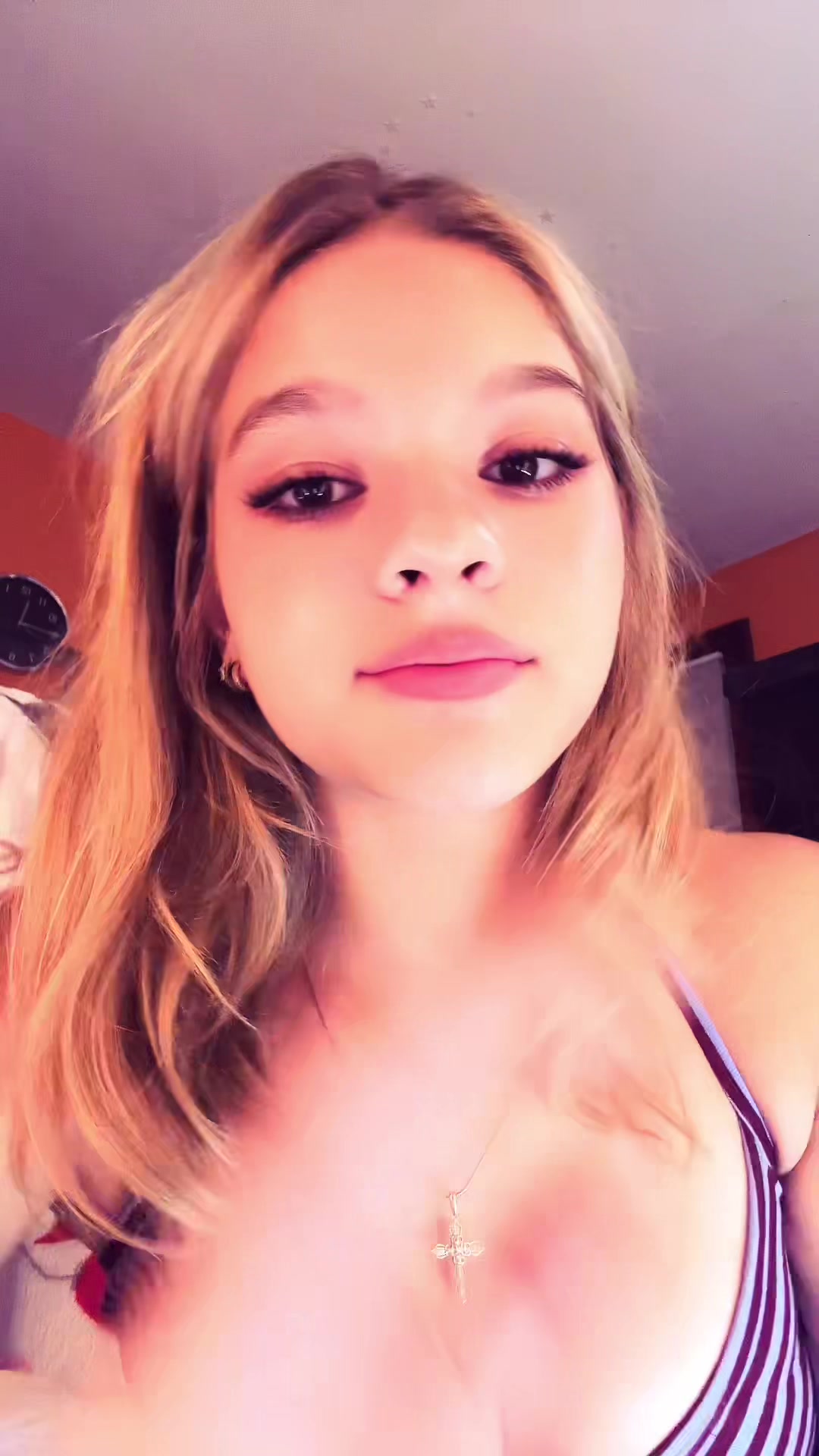 @😻