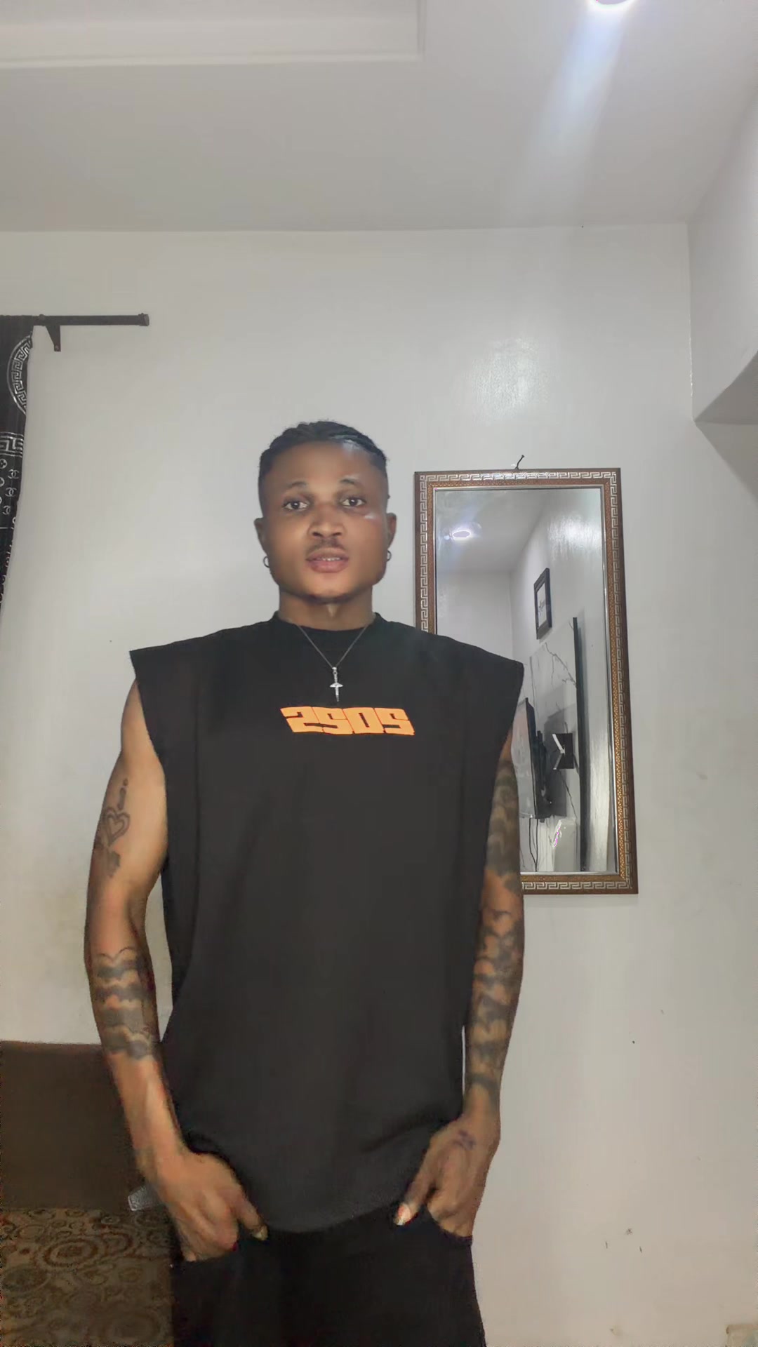 @Mobolaji✌️☮️