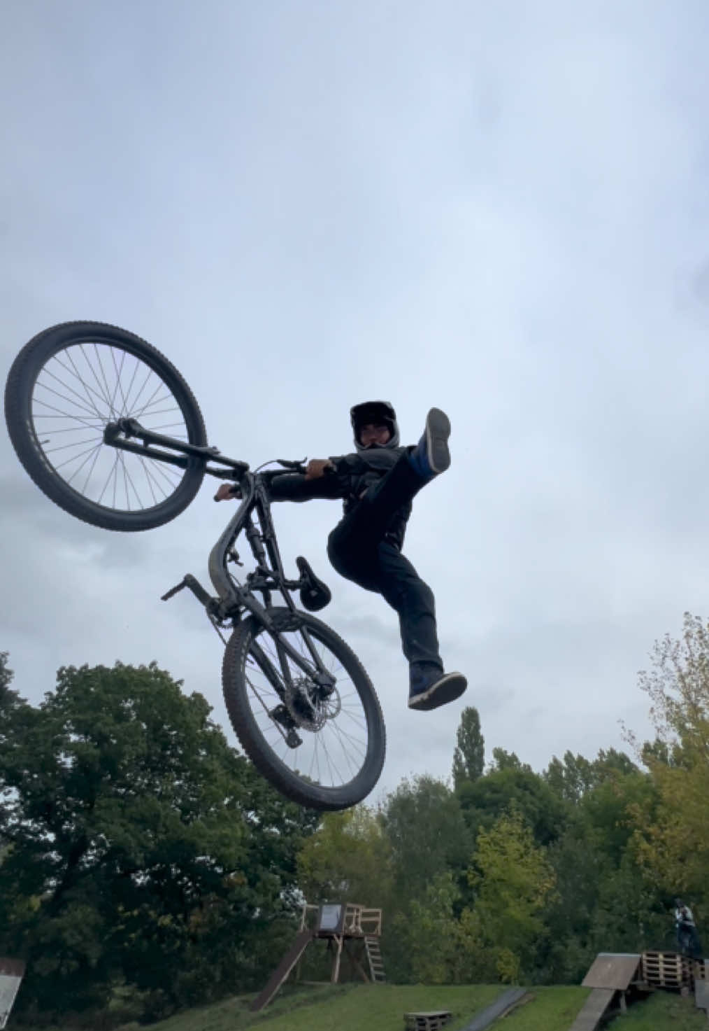 @Johnnyschmidt_mtb