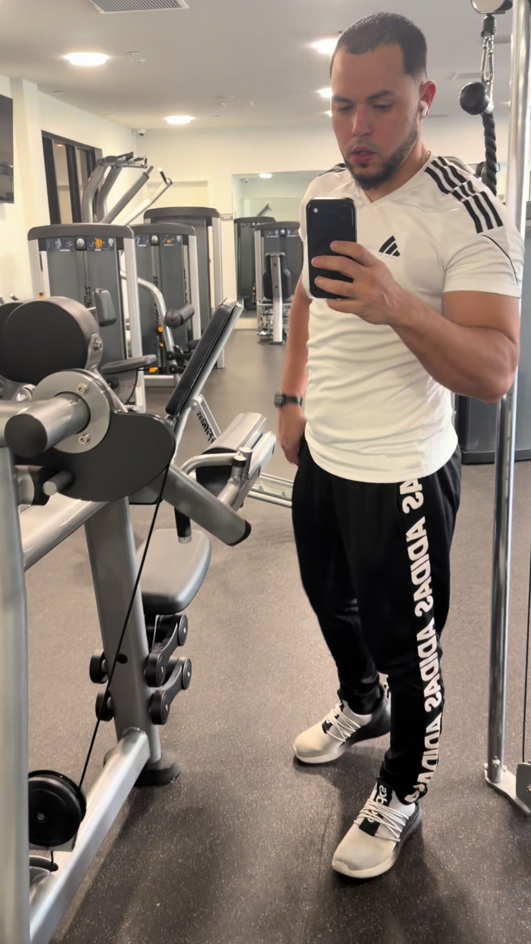 @Abaez03