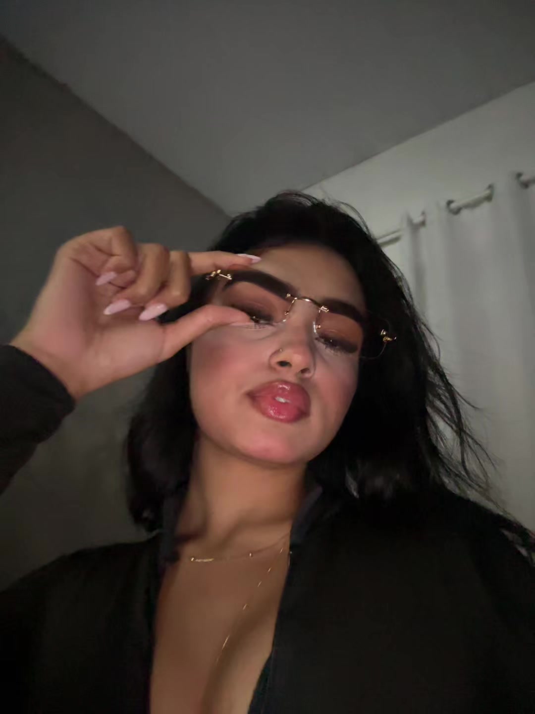 @juliafwz