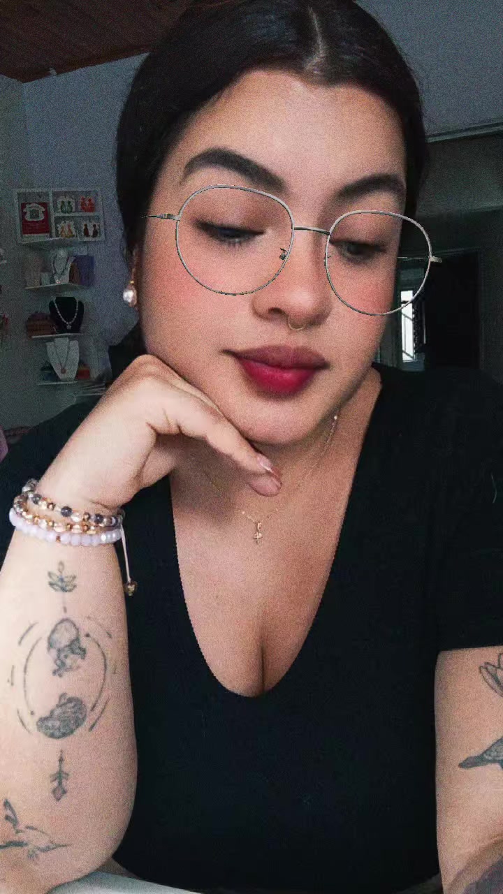 @Anyi Chaves 💜💄💋🇨🇴