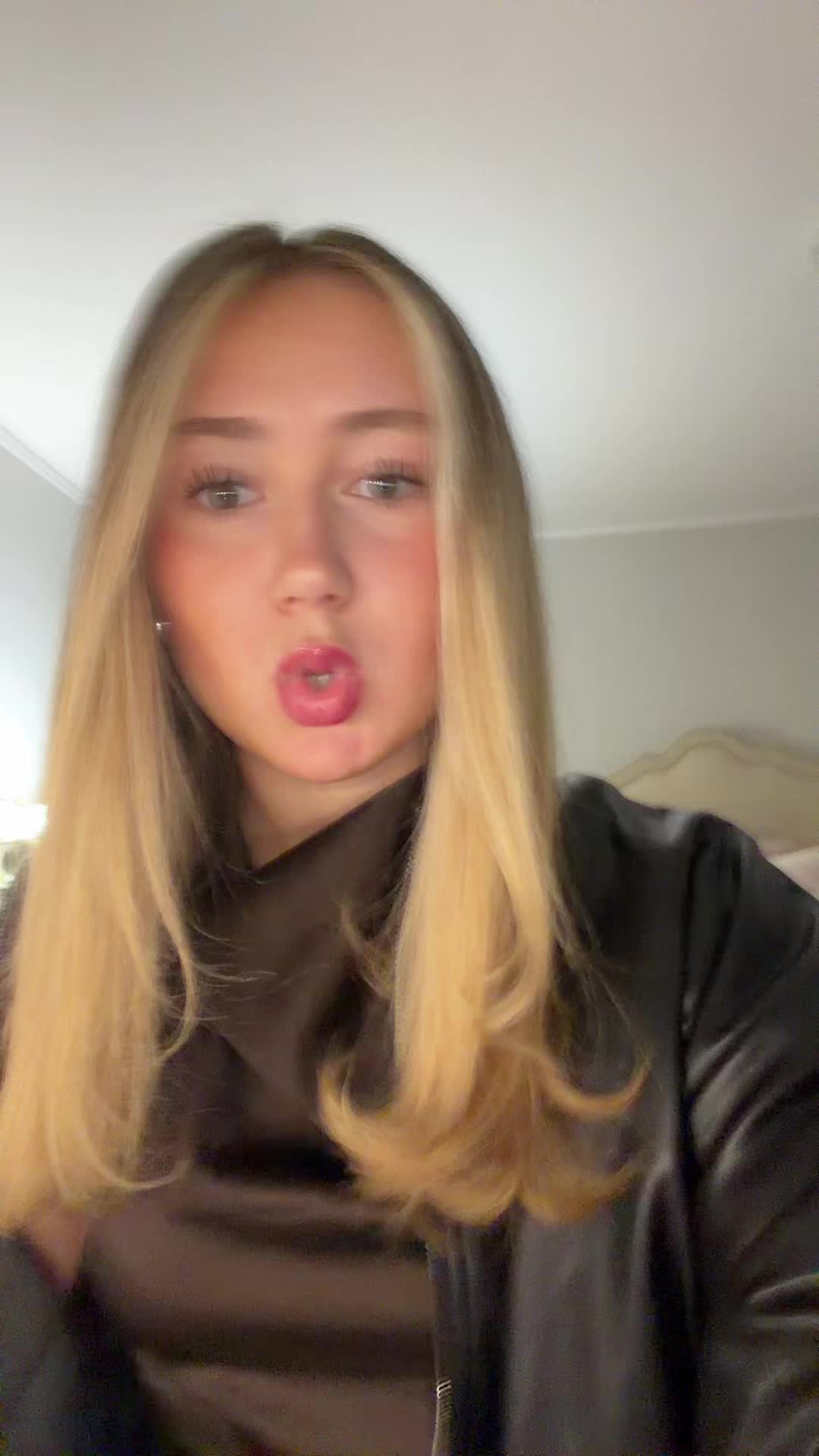 @VIOLETA