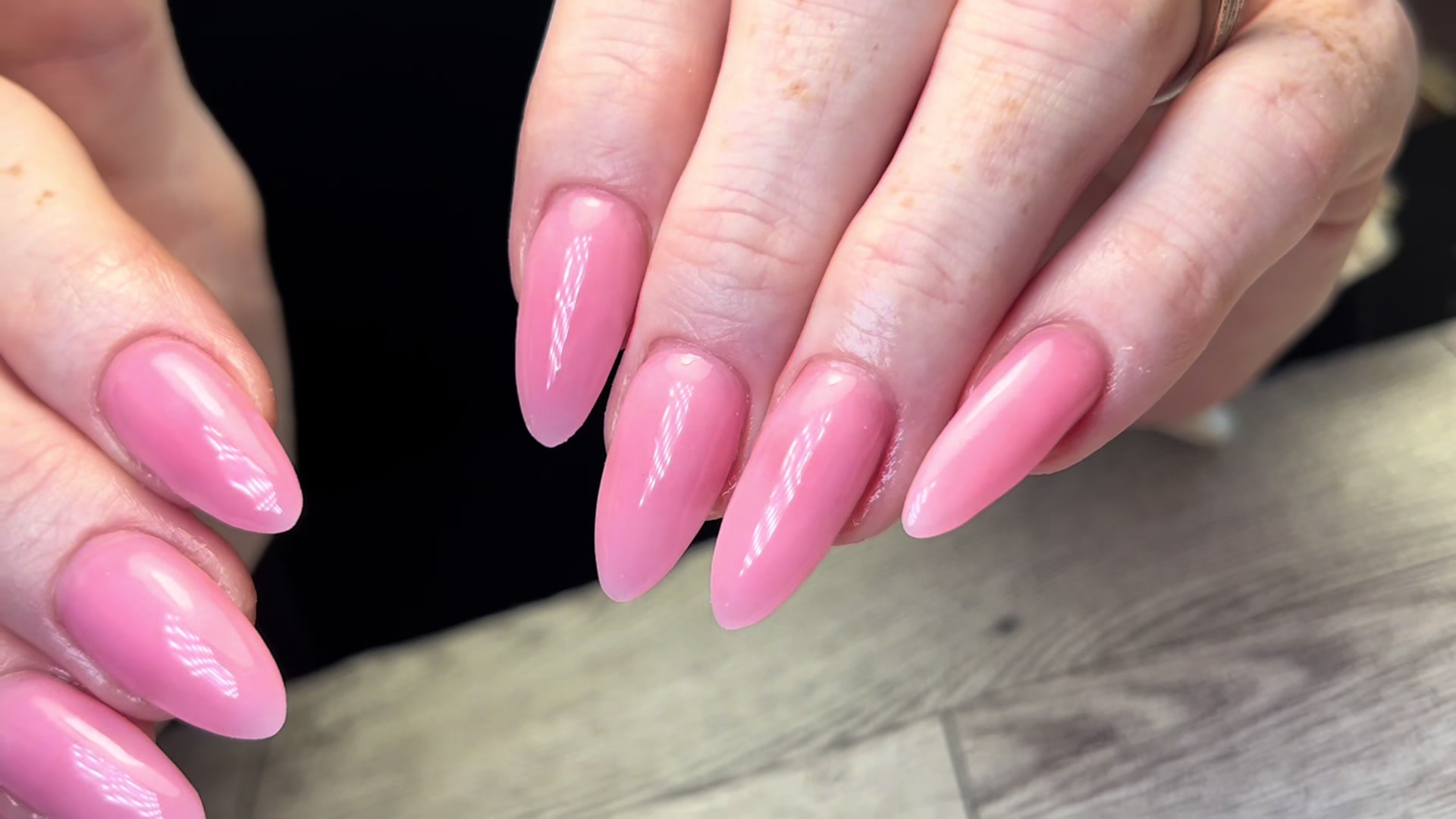 @River Nail Spa