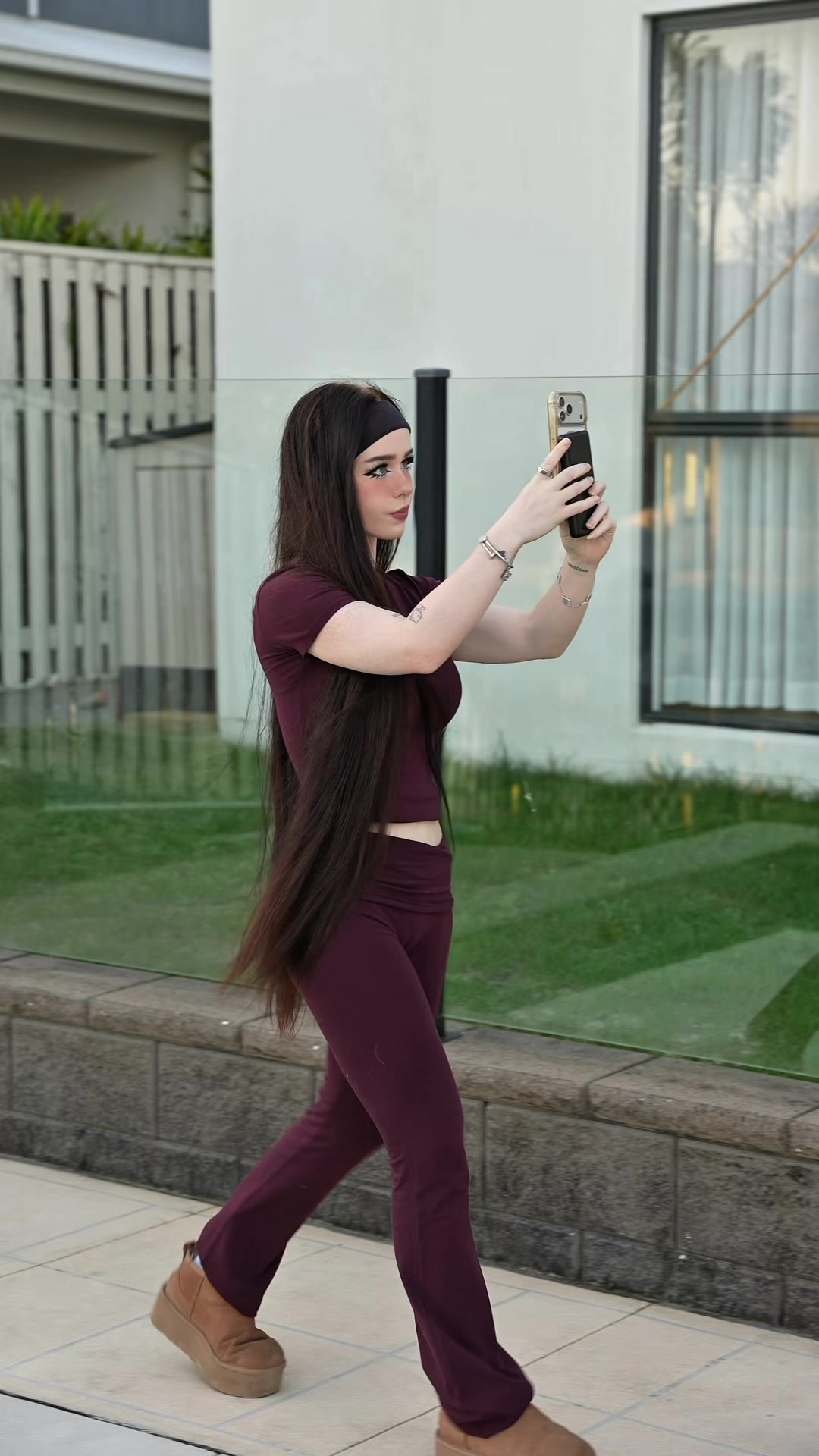 @lara walks