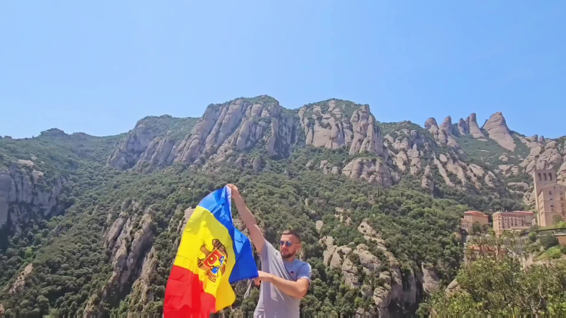 @AvenTURIST