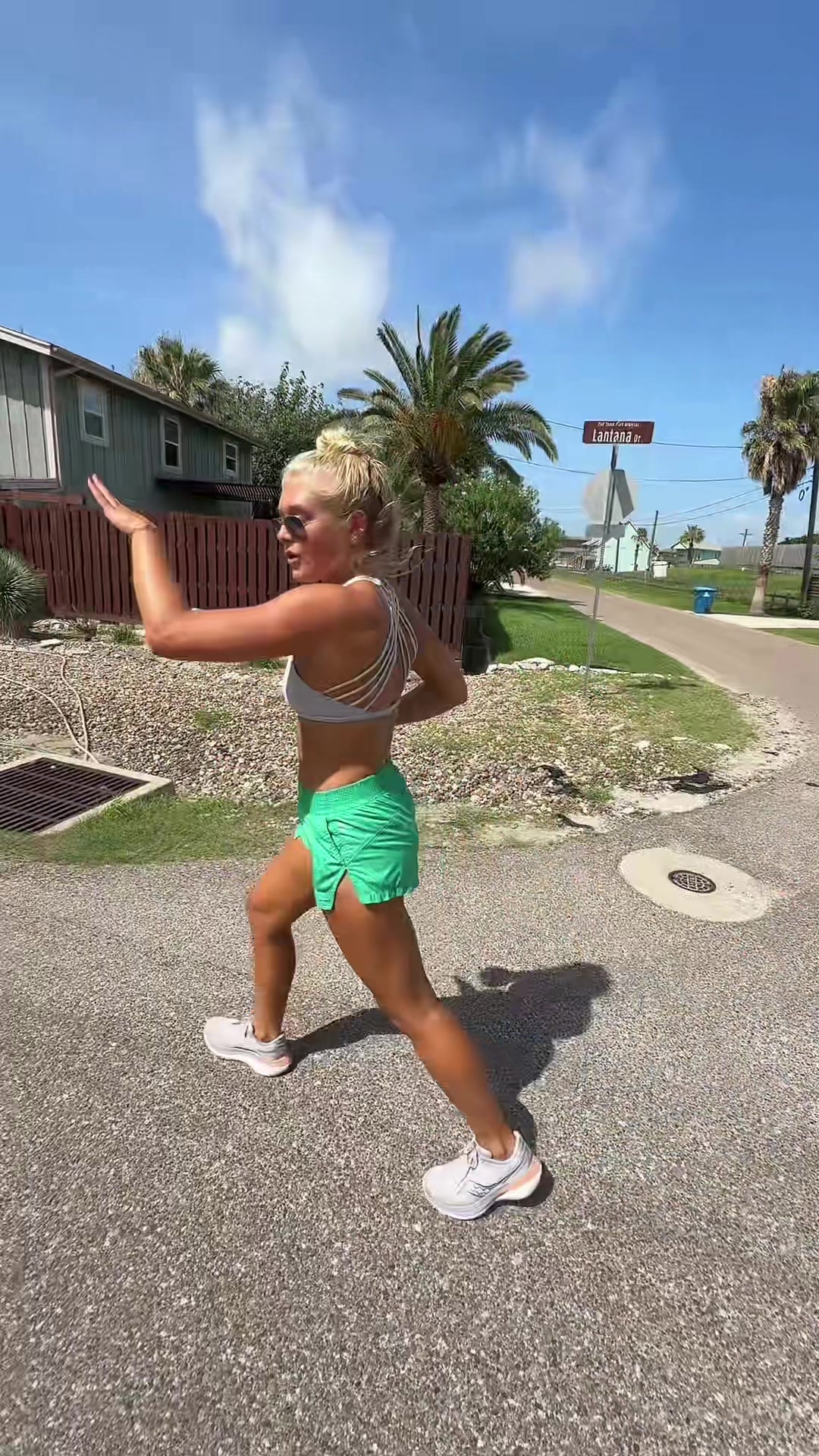 @_whodisdeva_