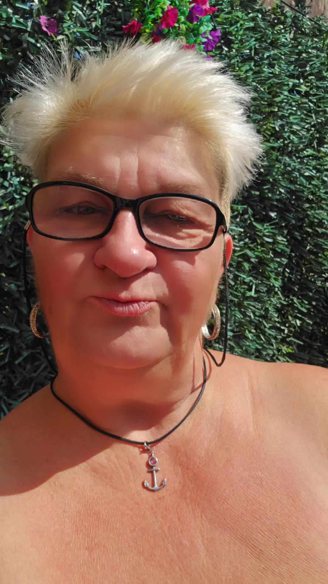 @monilove