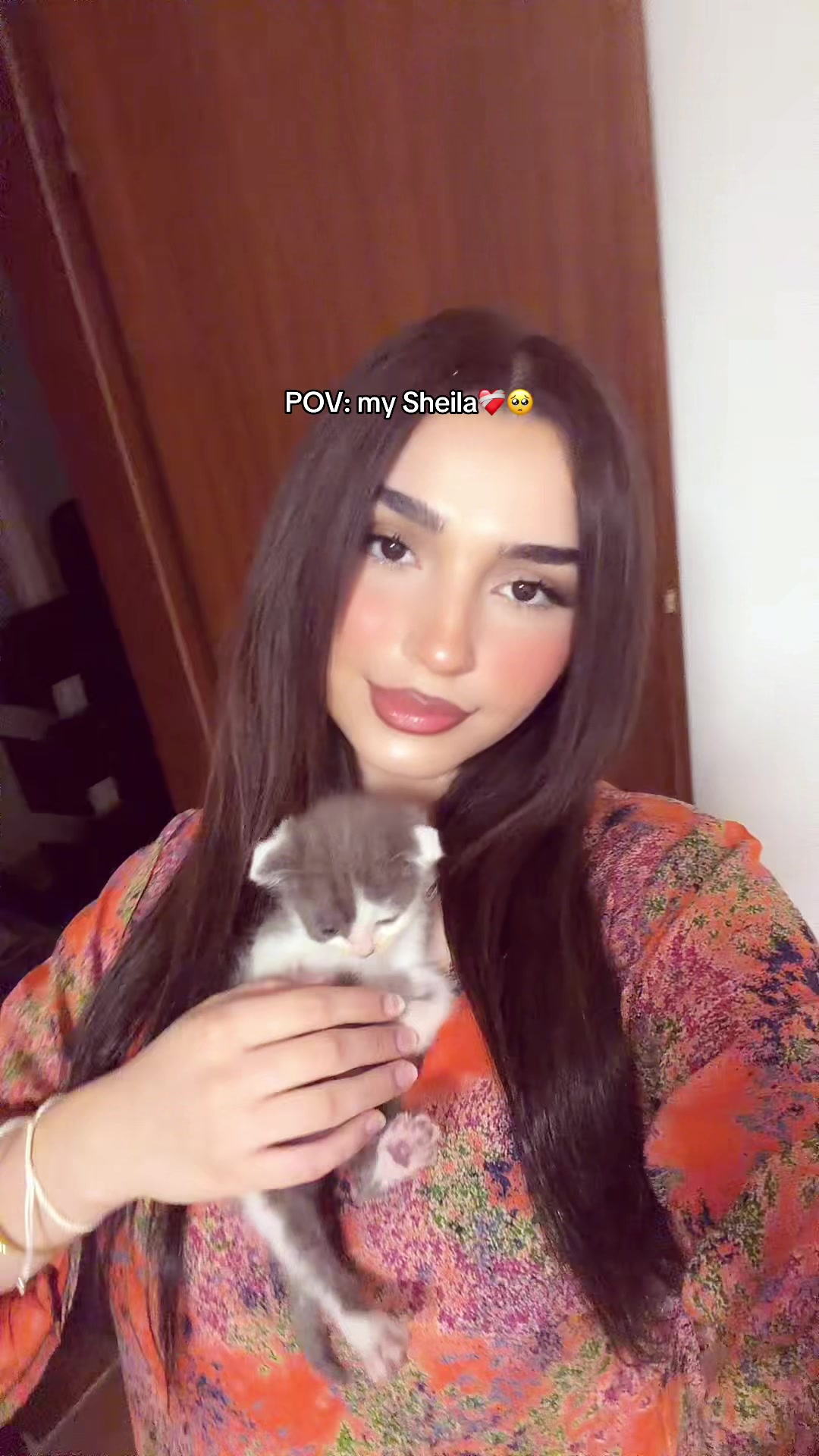 @𝒱