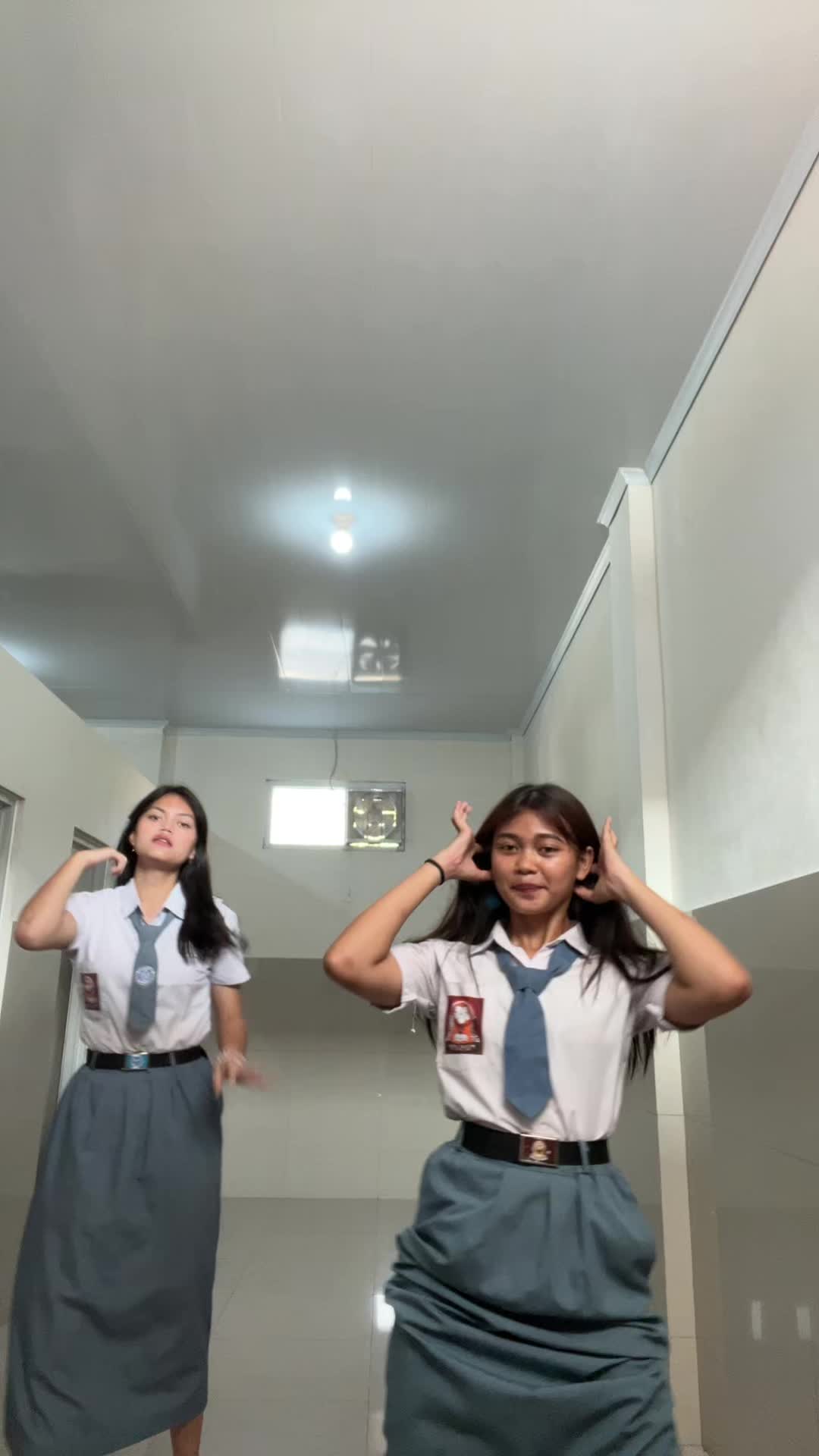 @c&ugrave;m&euml;k