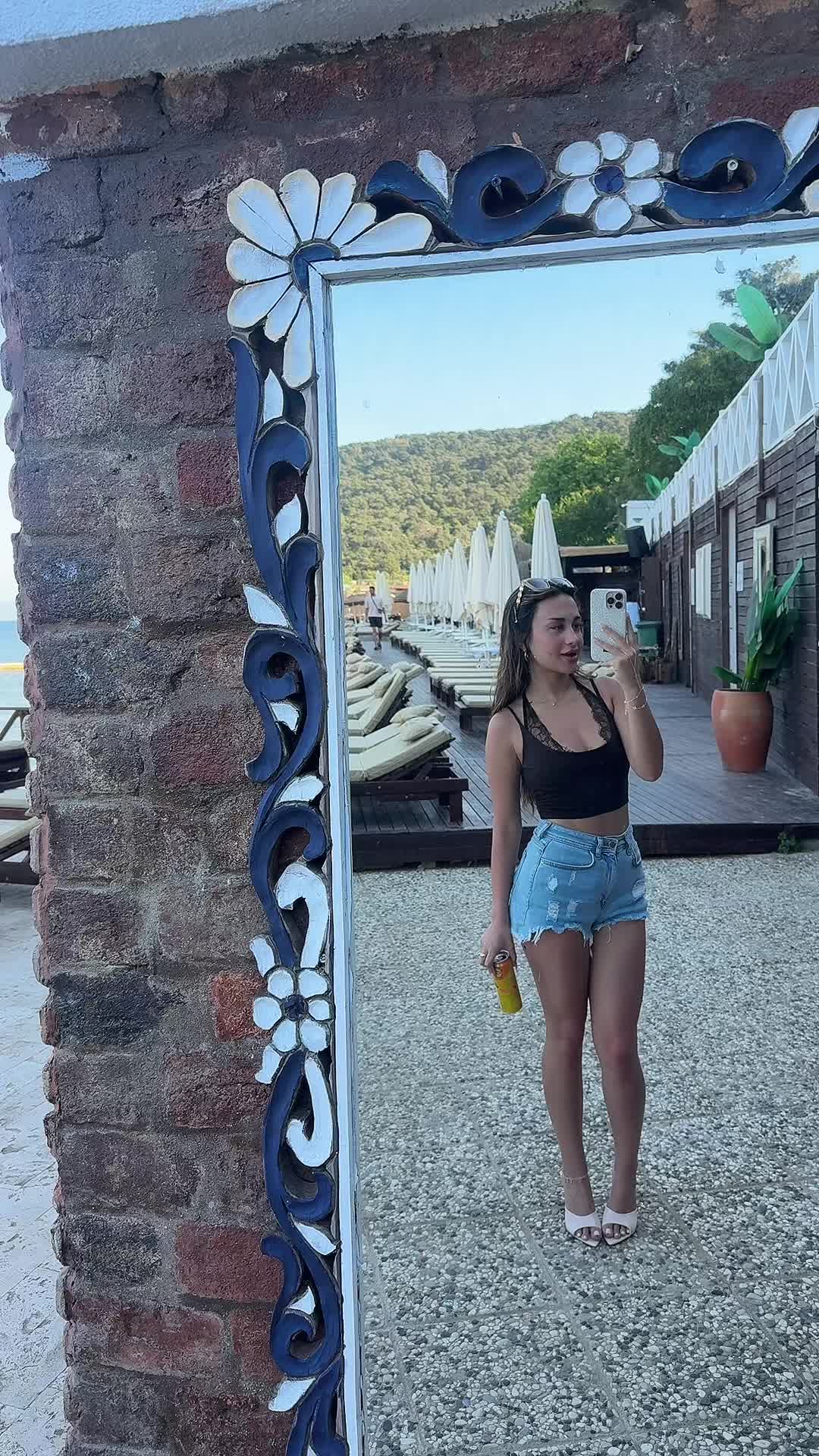 @Parmida shahi🦋