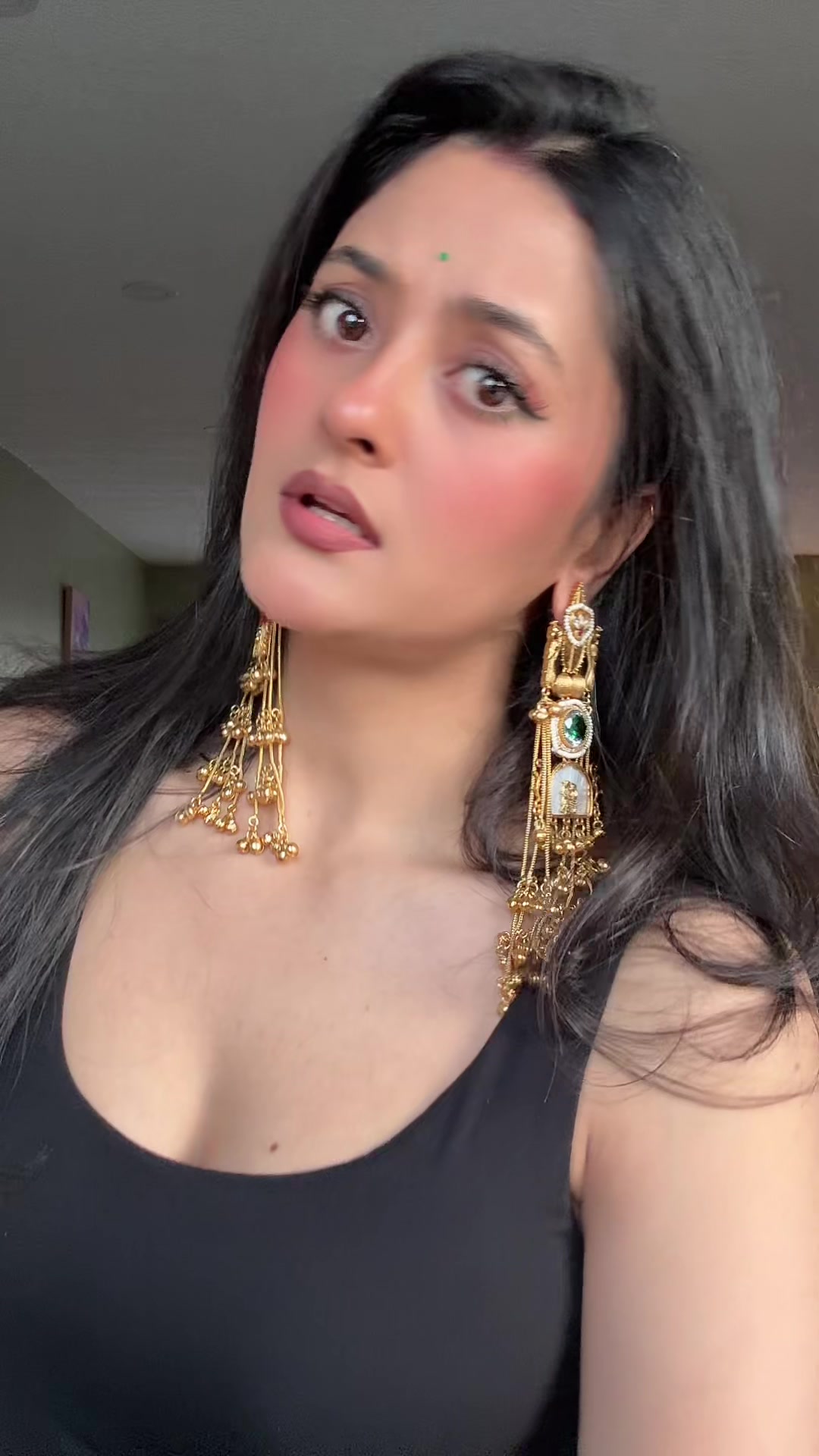 @Ajnabi