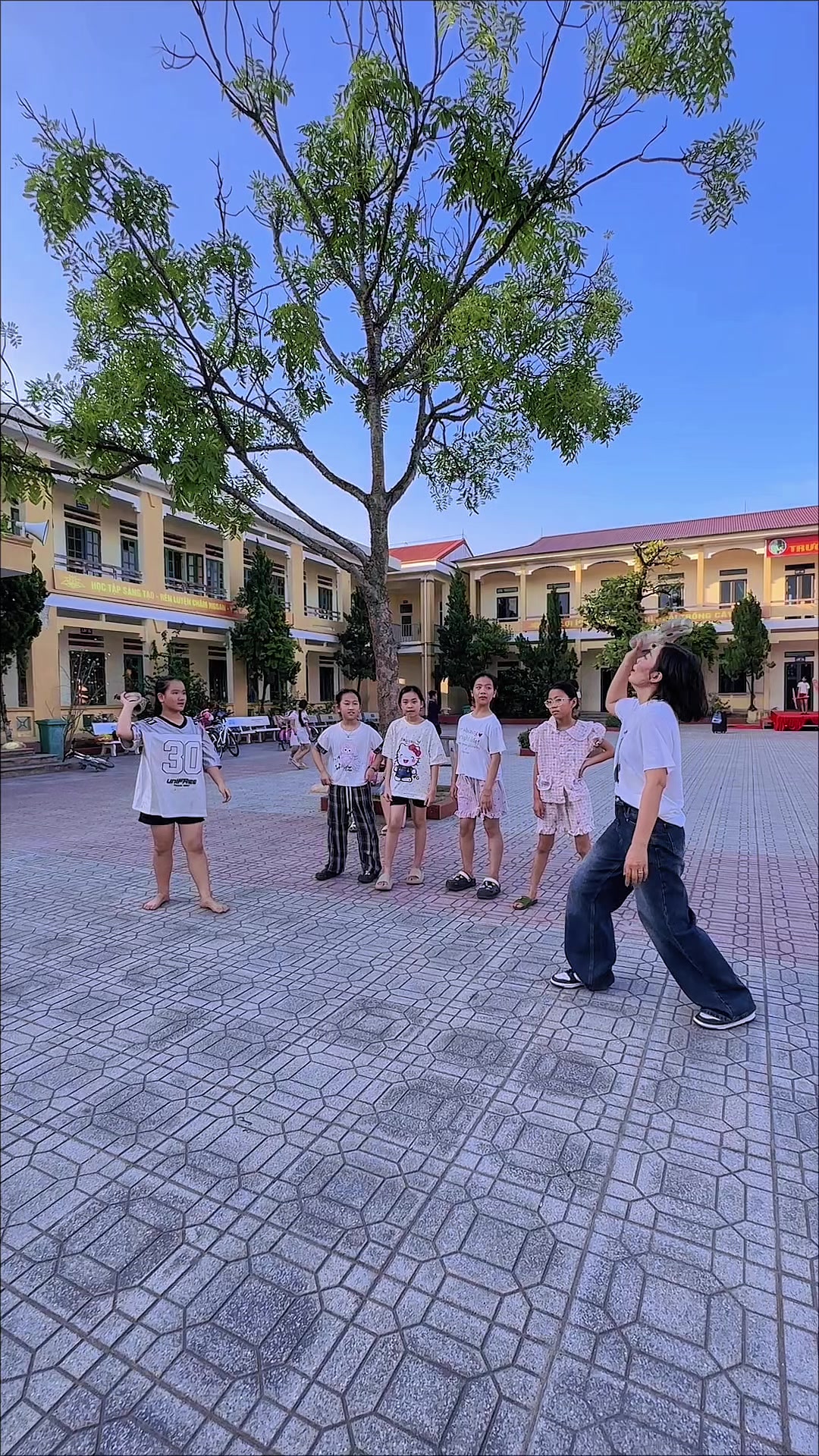 @🥀Cô Liên8x🥀