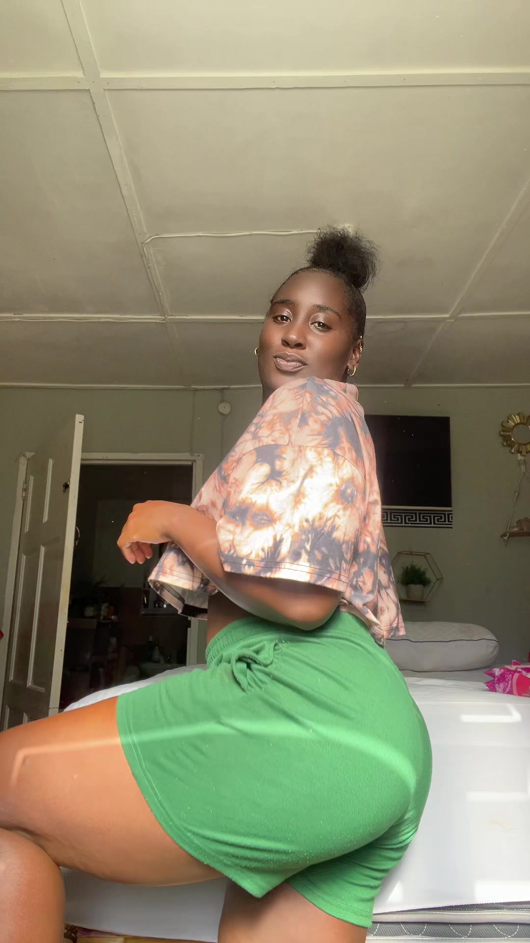 @Tash1