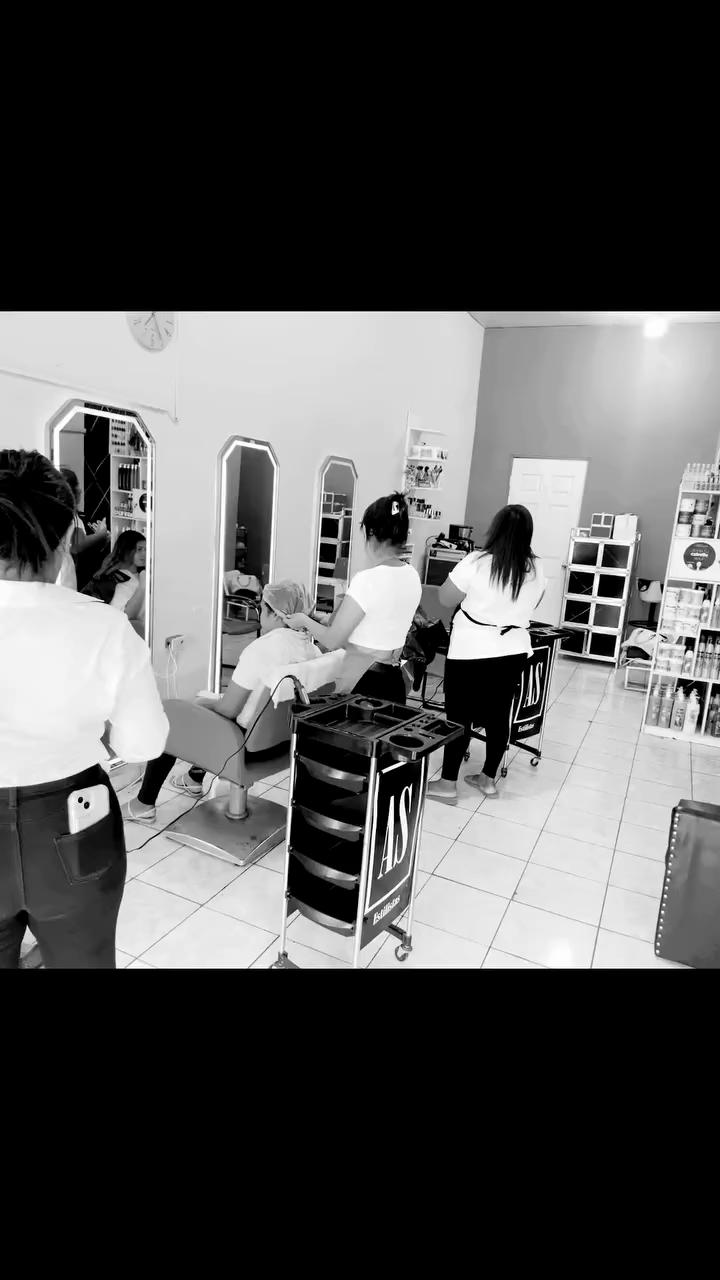 @✂️AnnaQuirozHairDesigner💎