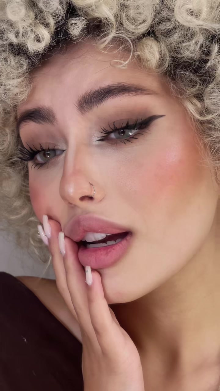 @rozhstorm