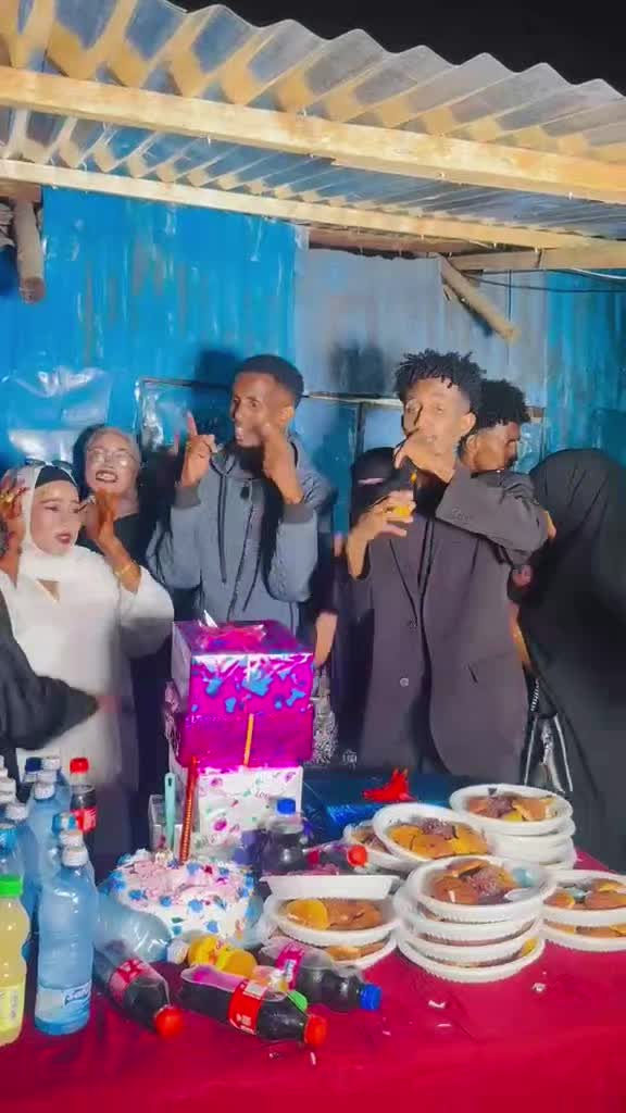 @Madax weynaha qoxotiga🙏