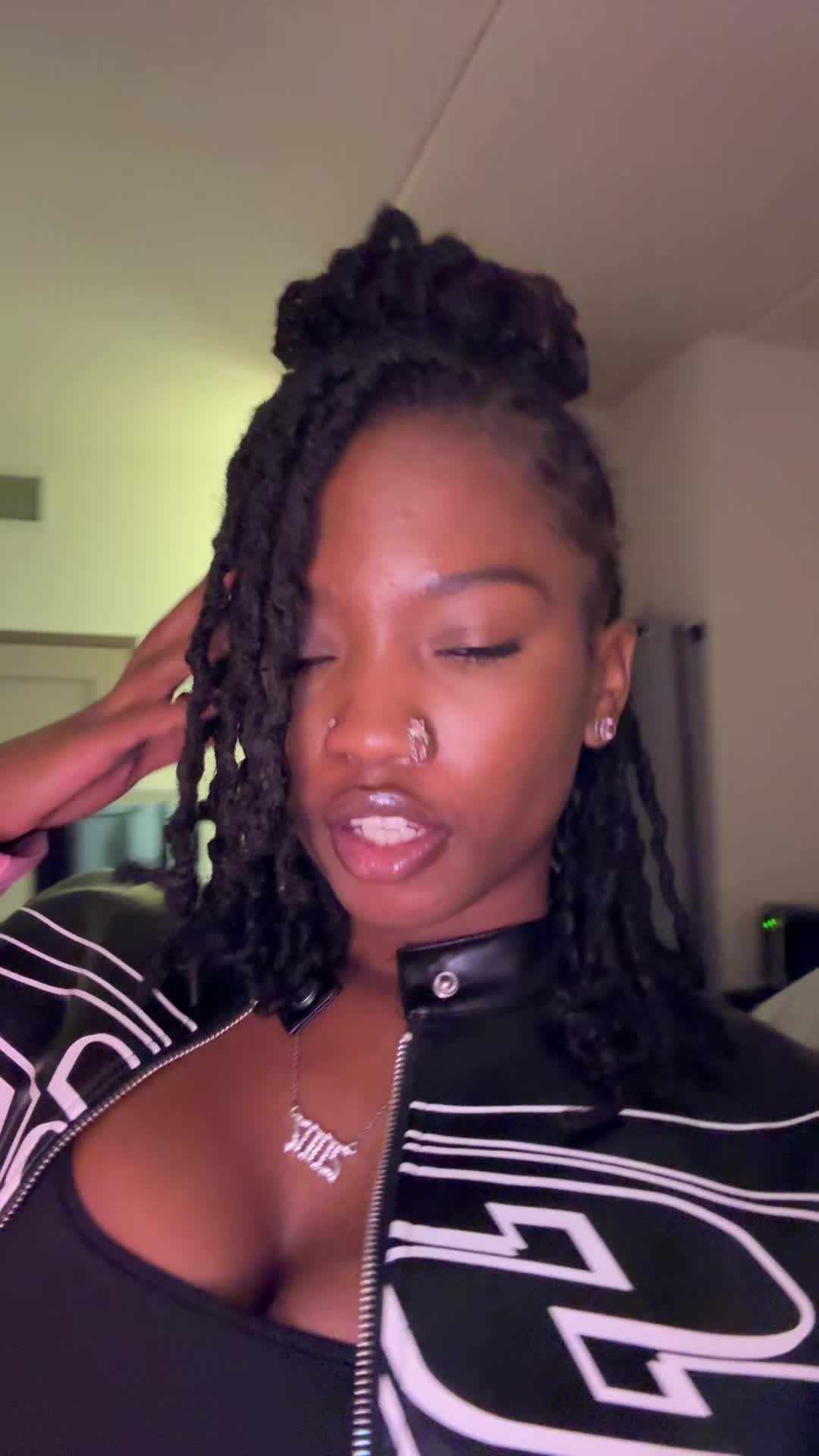 @Raaaeeeee