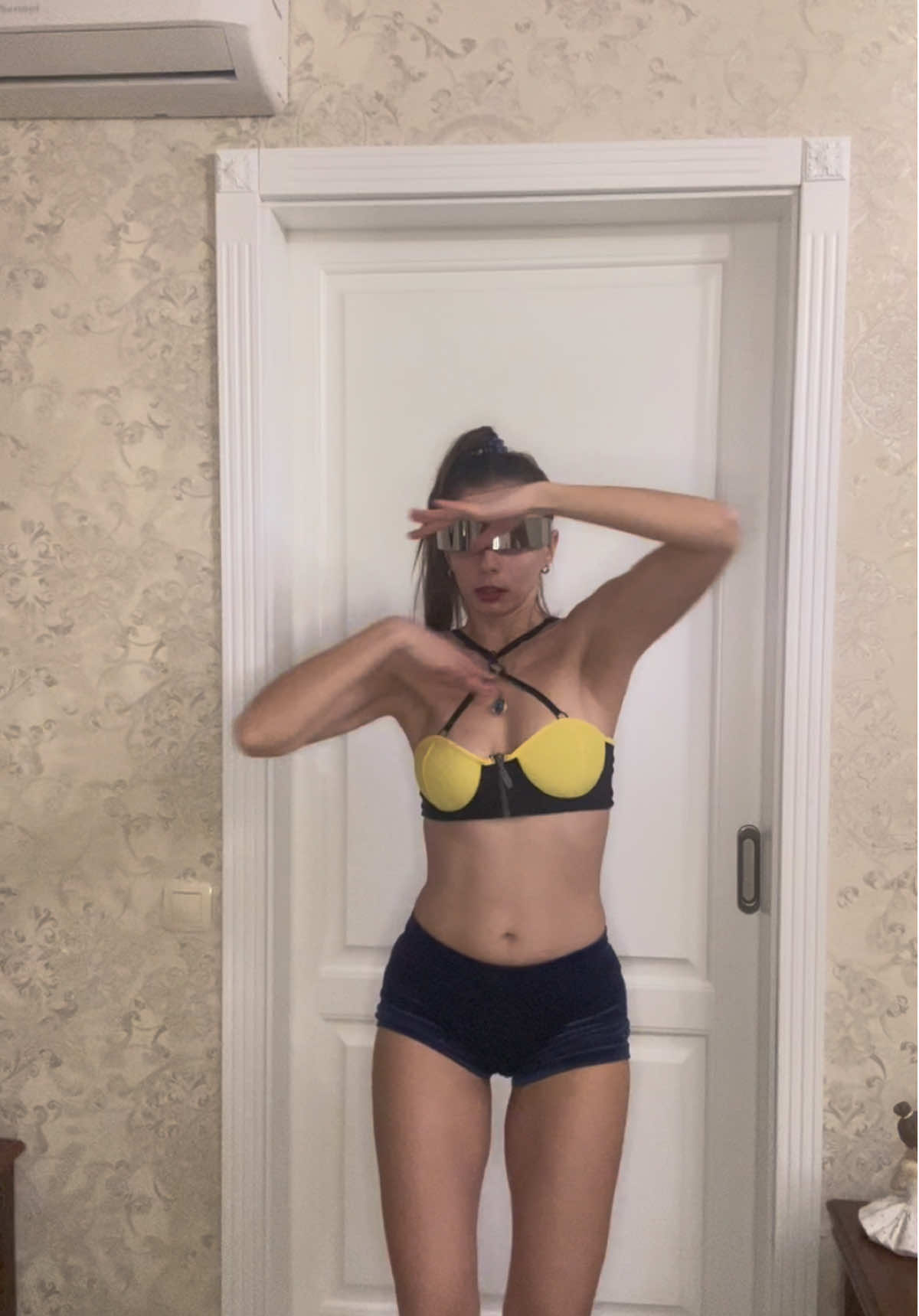 @GANGSTA_DANCE