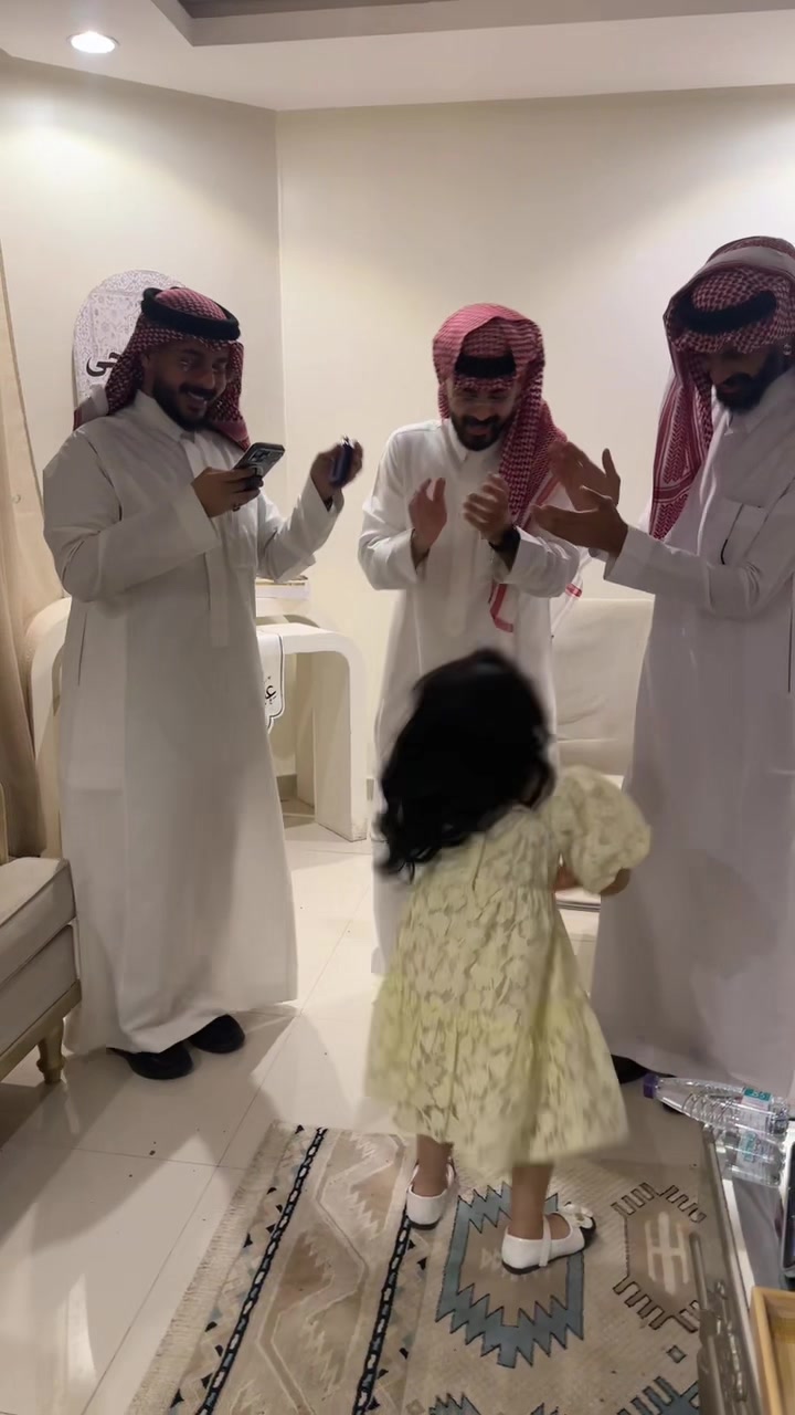 @روسيندا وتوانا ...🧚🏻♀️