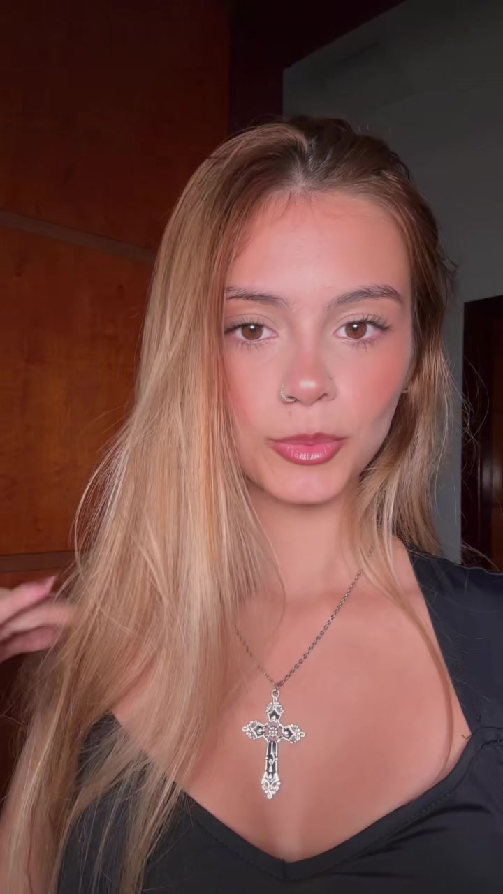 @Clara_branquinhoo