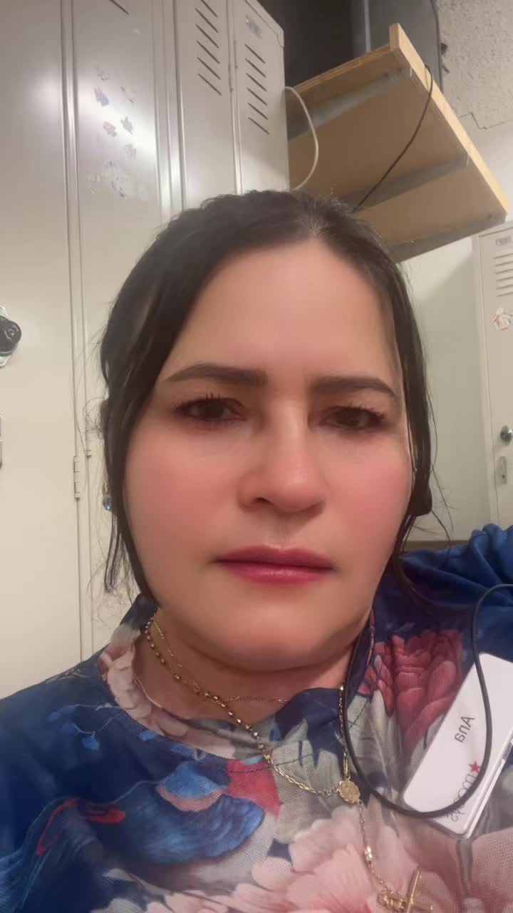 @Lorenavela25