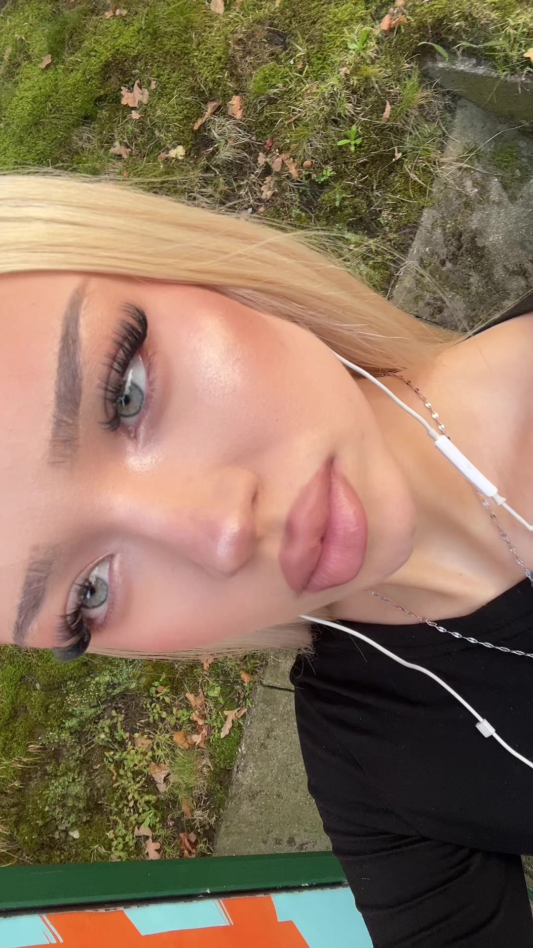 @аня