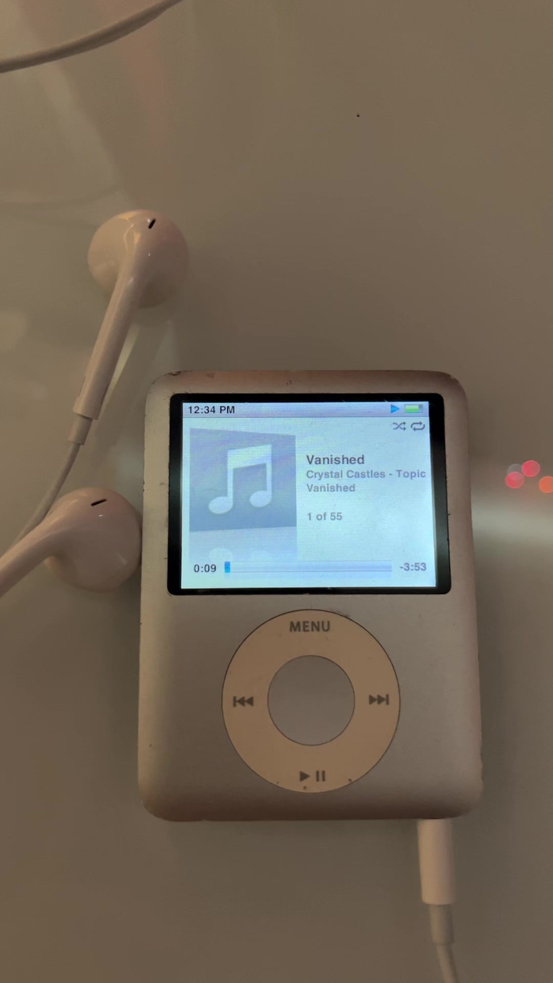 @🎧