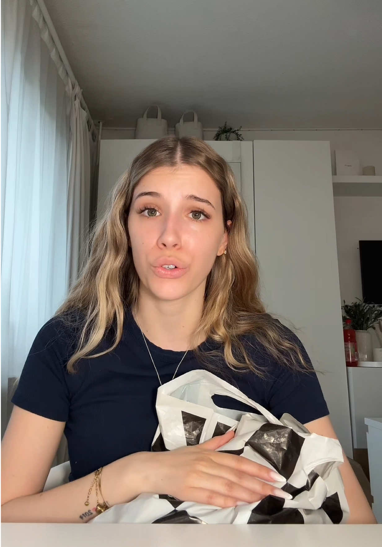 @Emi