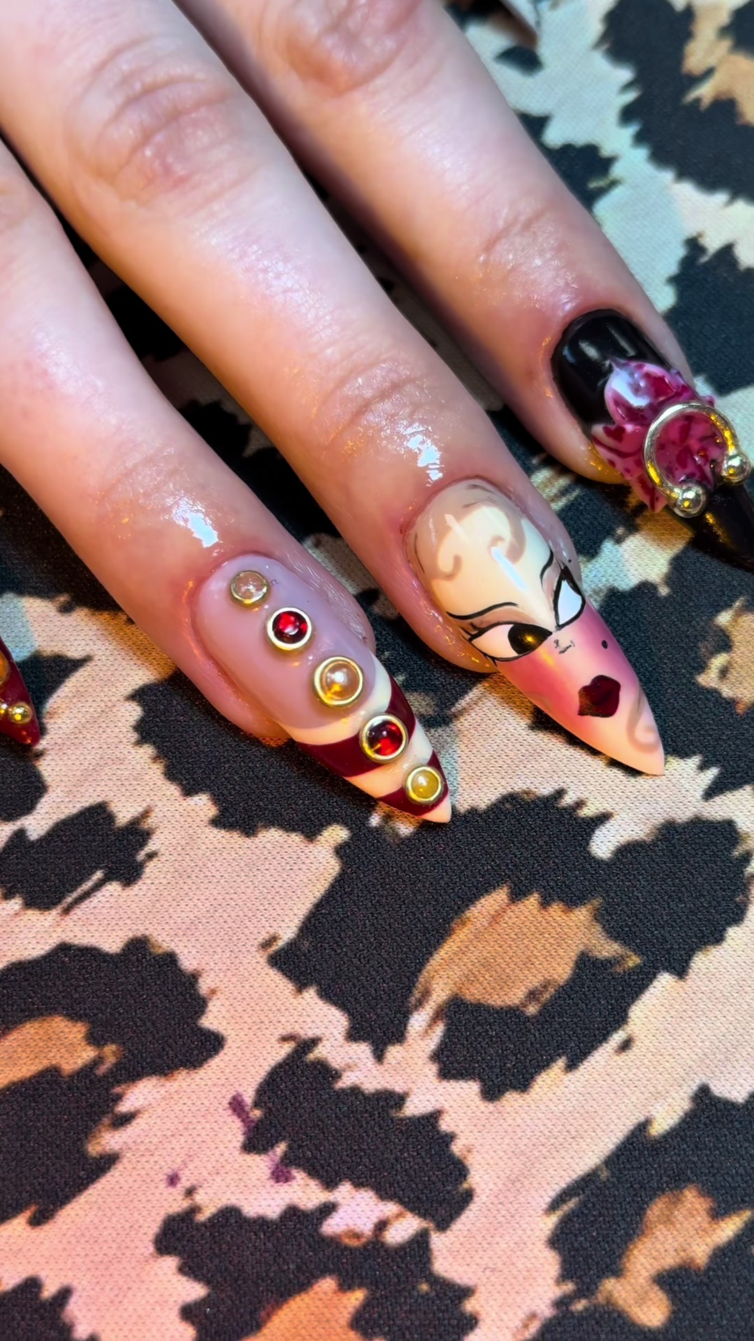 @the.nail.doll