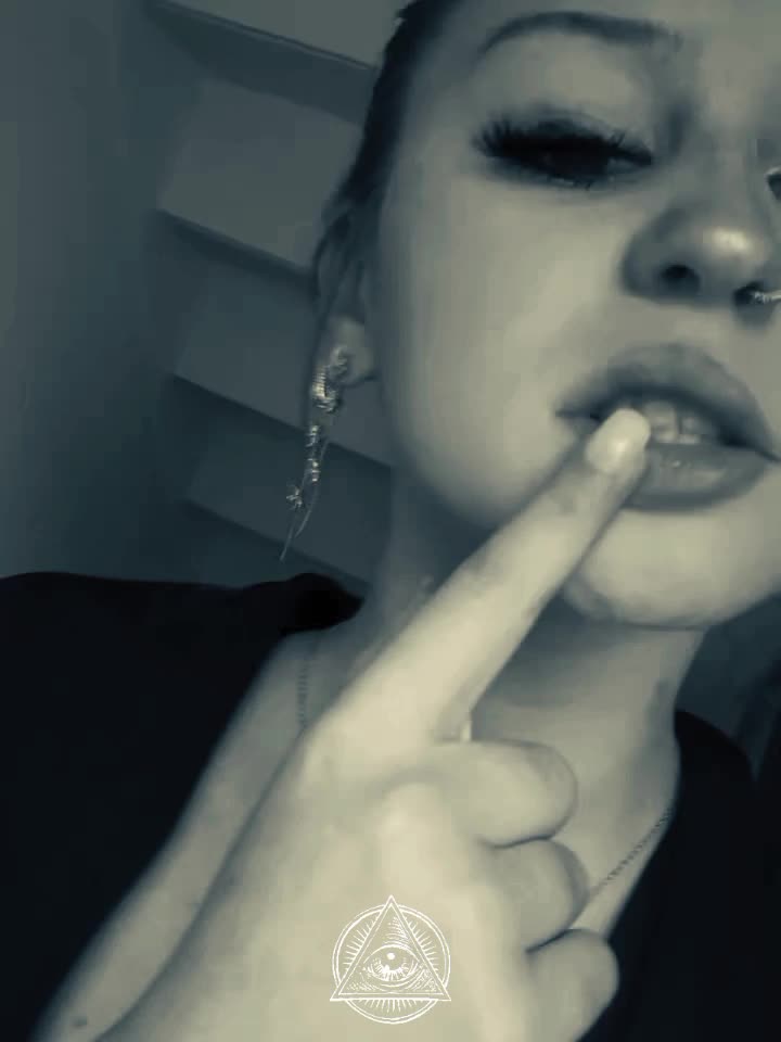 @𝑠𝑎𝑚𝑖𝑟𝑎_𝑛𝑒𝑖𝑑🐊
