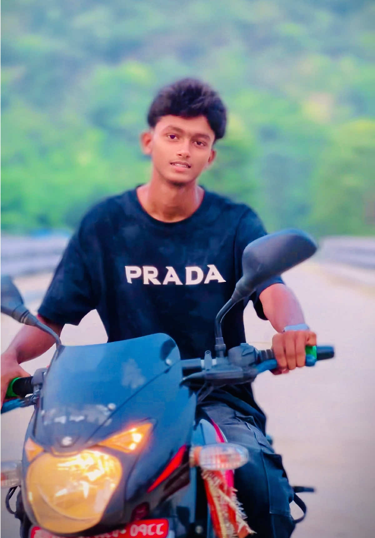 @MADHESI__XAURA