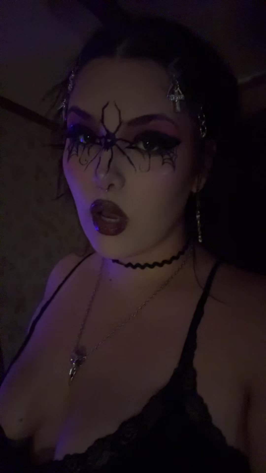@Bunny 🖤🕷️|| MUA