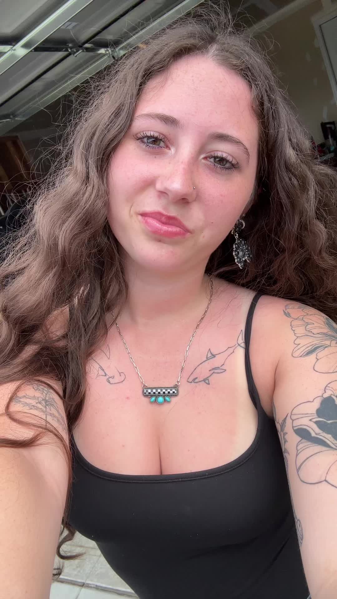 @🦈