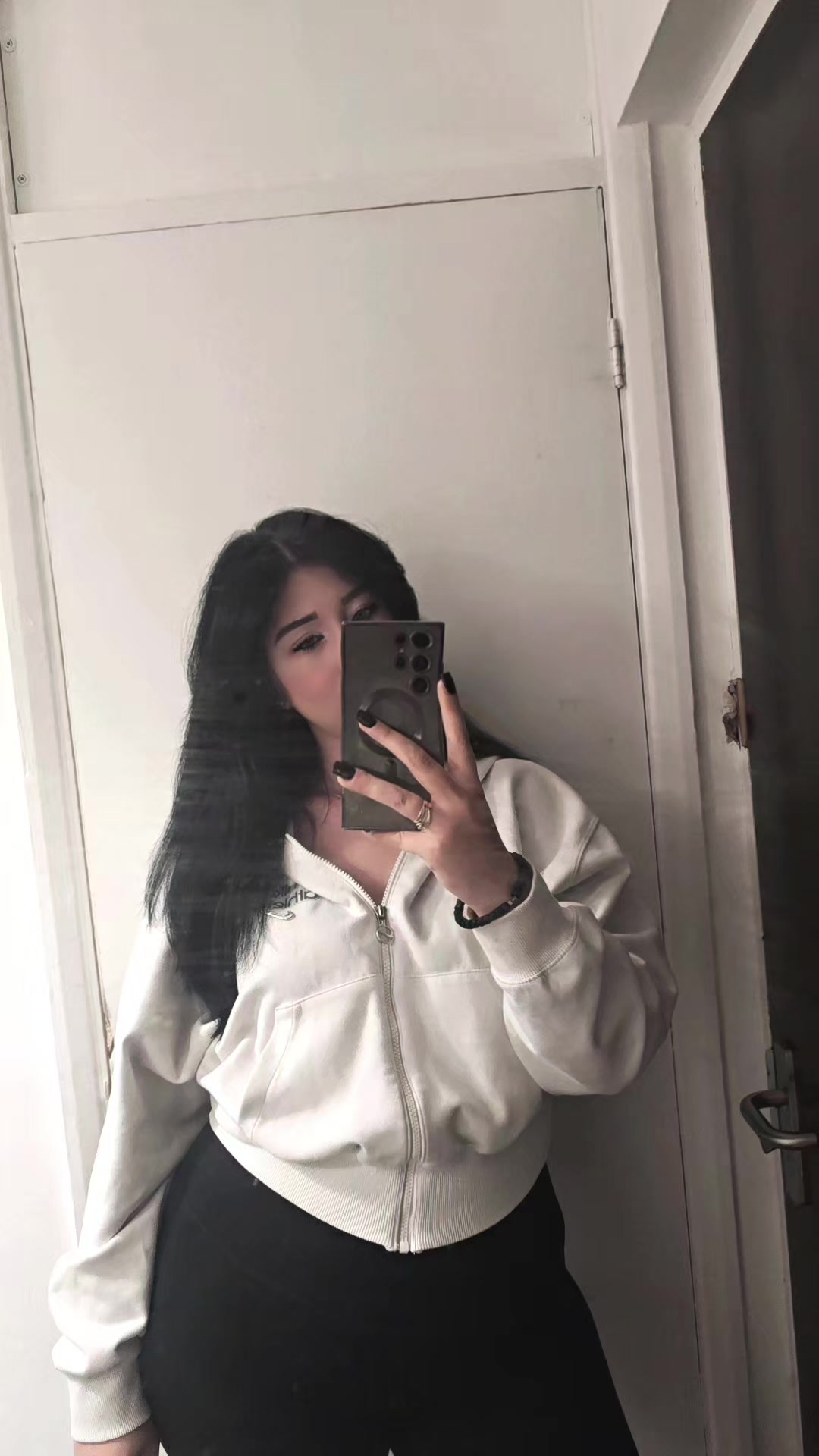 @🖤