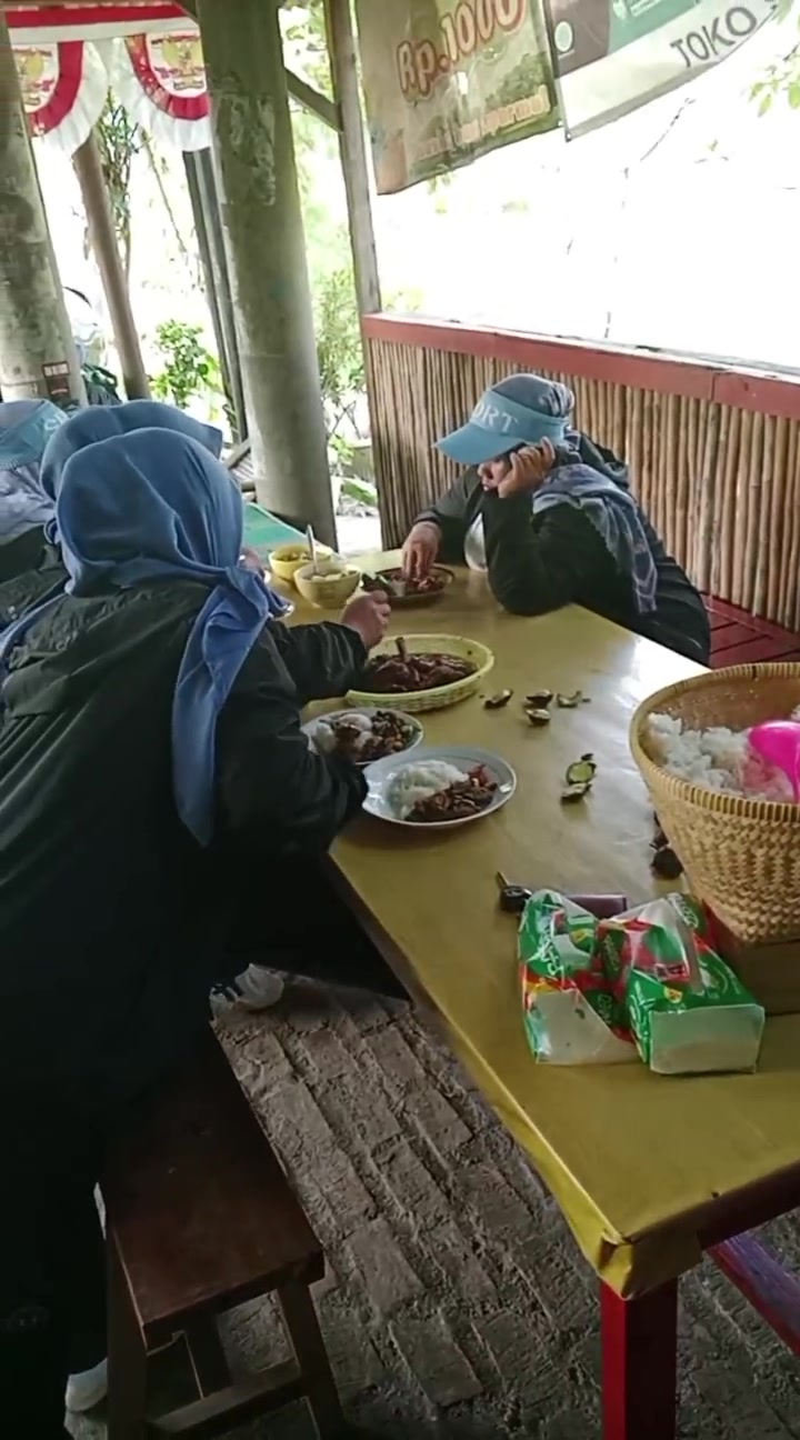 @warung nasi ibu iyam
