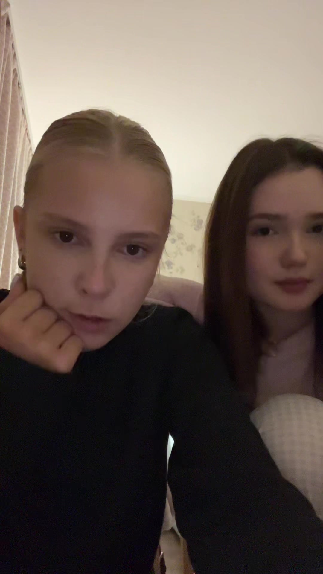 @𝐠𝐨𝐬𝐬𝐢𝐩 𝐠𝐢𝐫𝐥