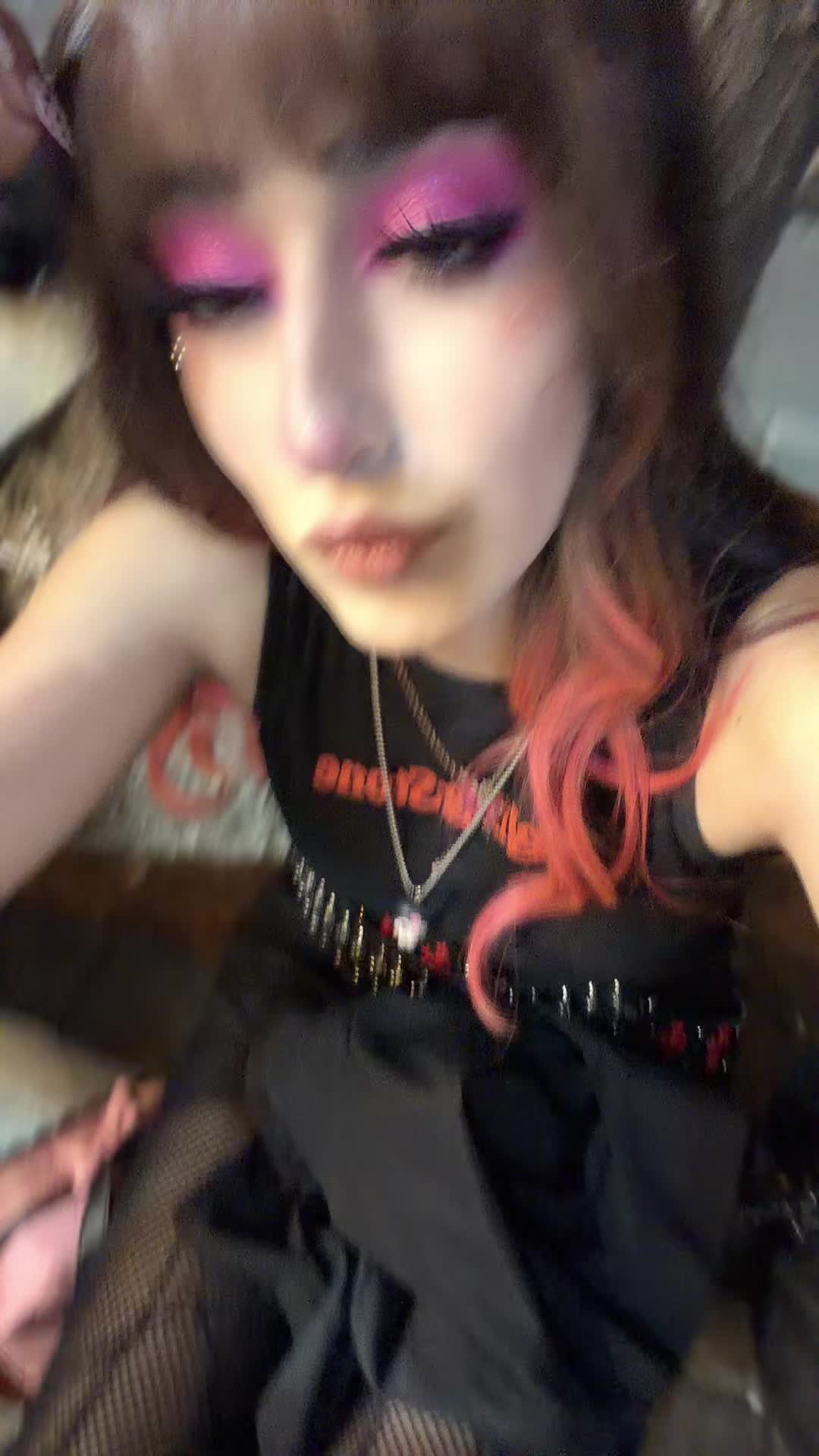 @𝔄𝔫𝔫𝔦𝔢 ⚰︎.