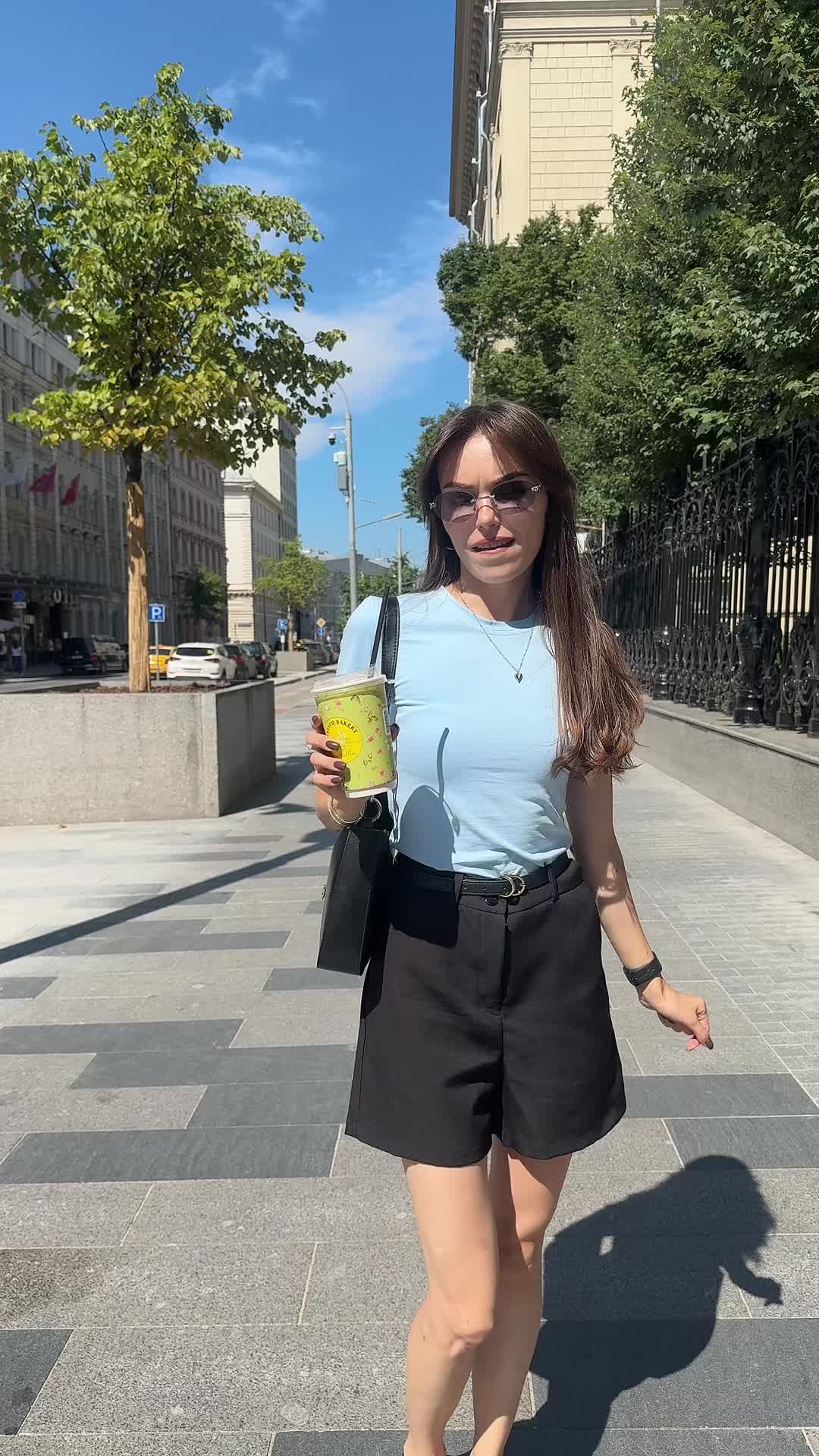 @Lara🦋